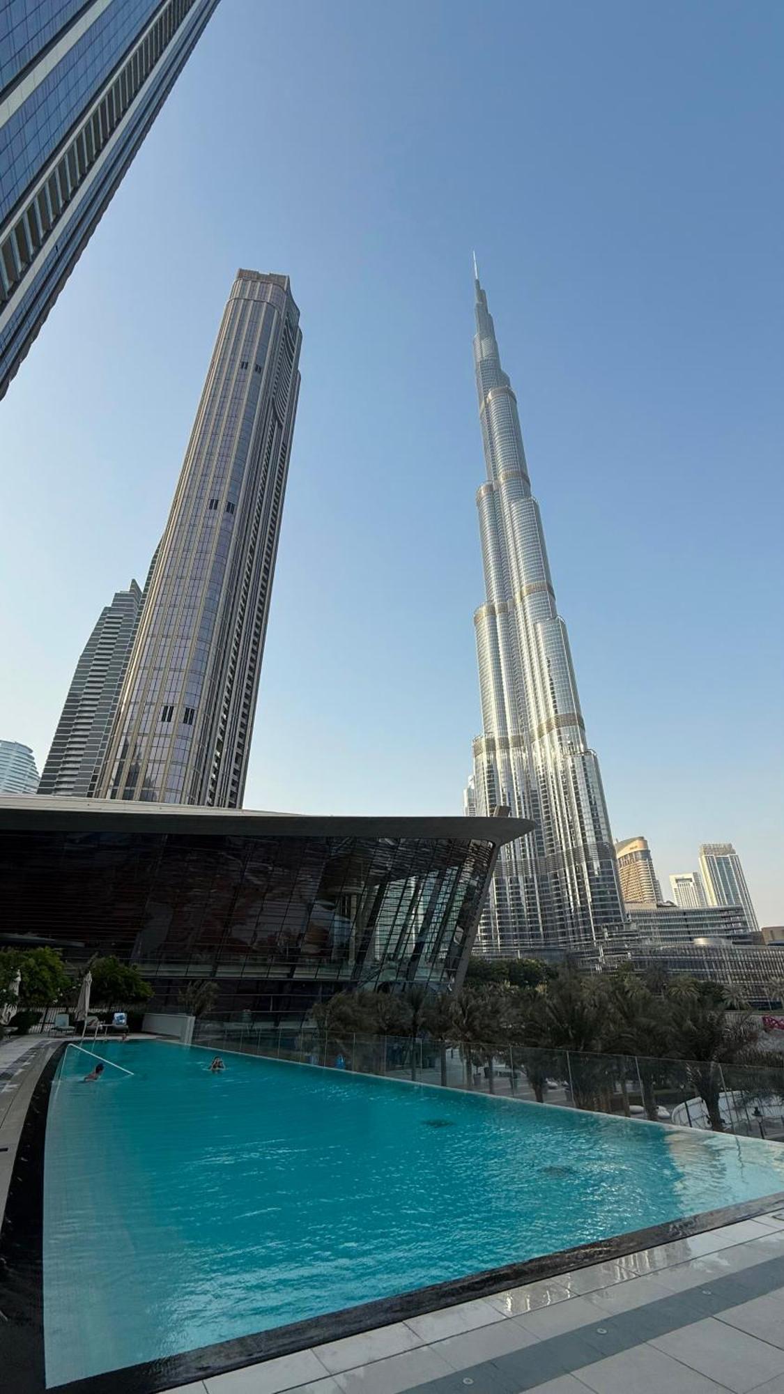 Apartment 2br Burj & Fountain View 5 Mins To Mall *