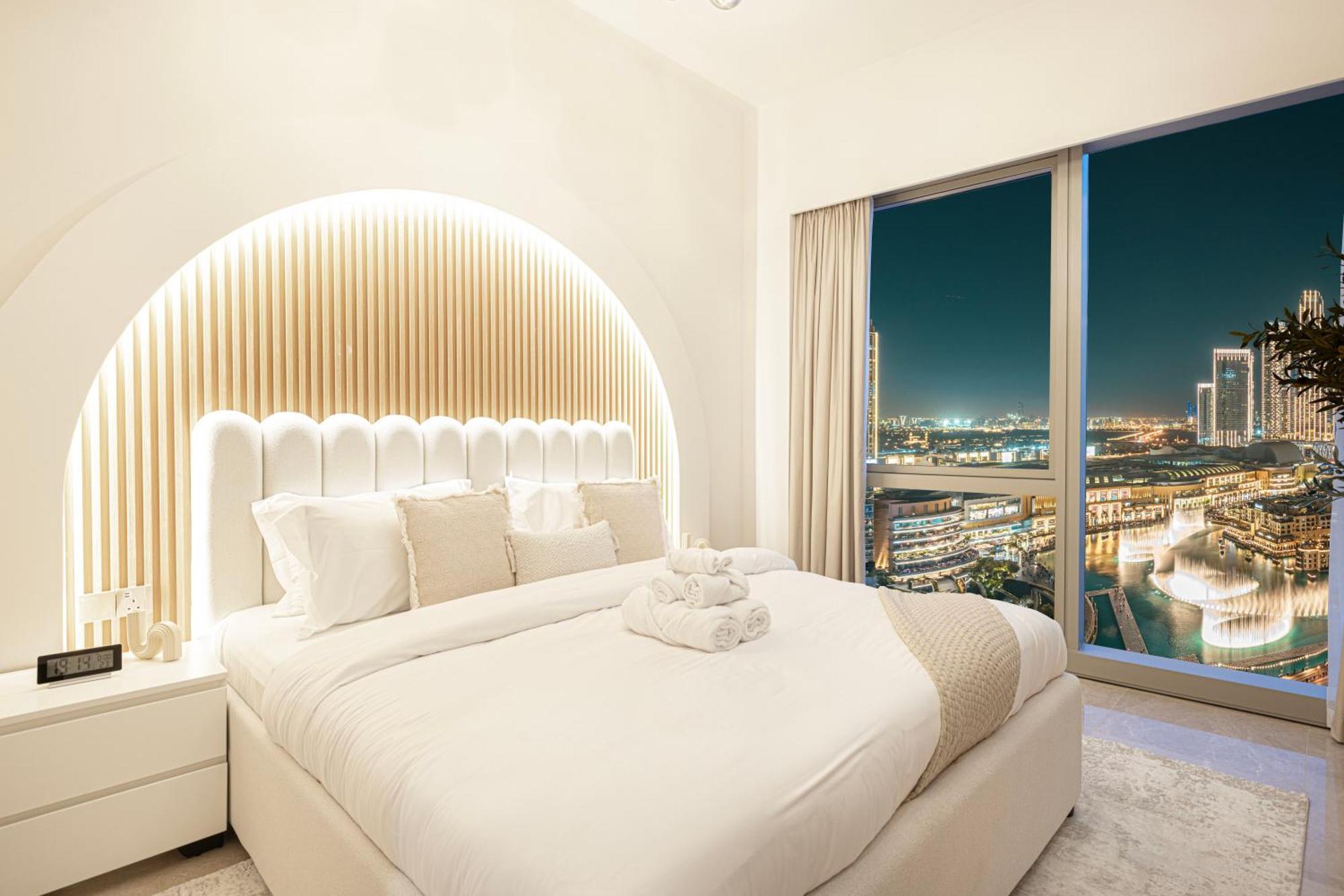 2br Burj & Fountain View 5 Mins To Mall * Dubai