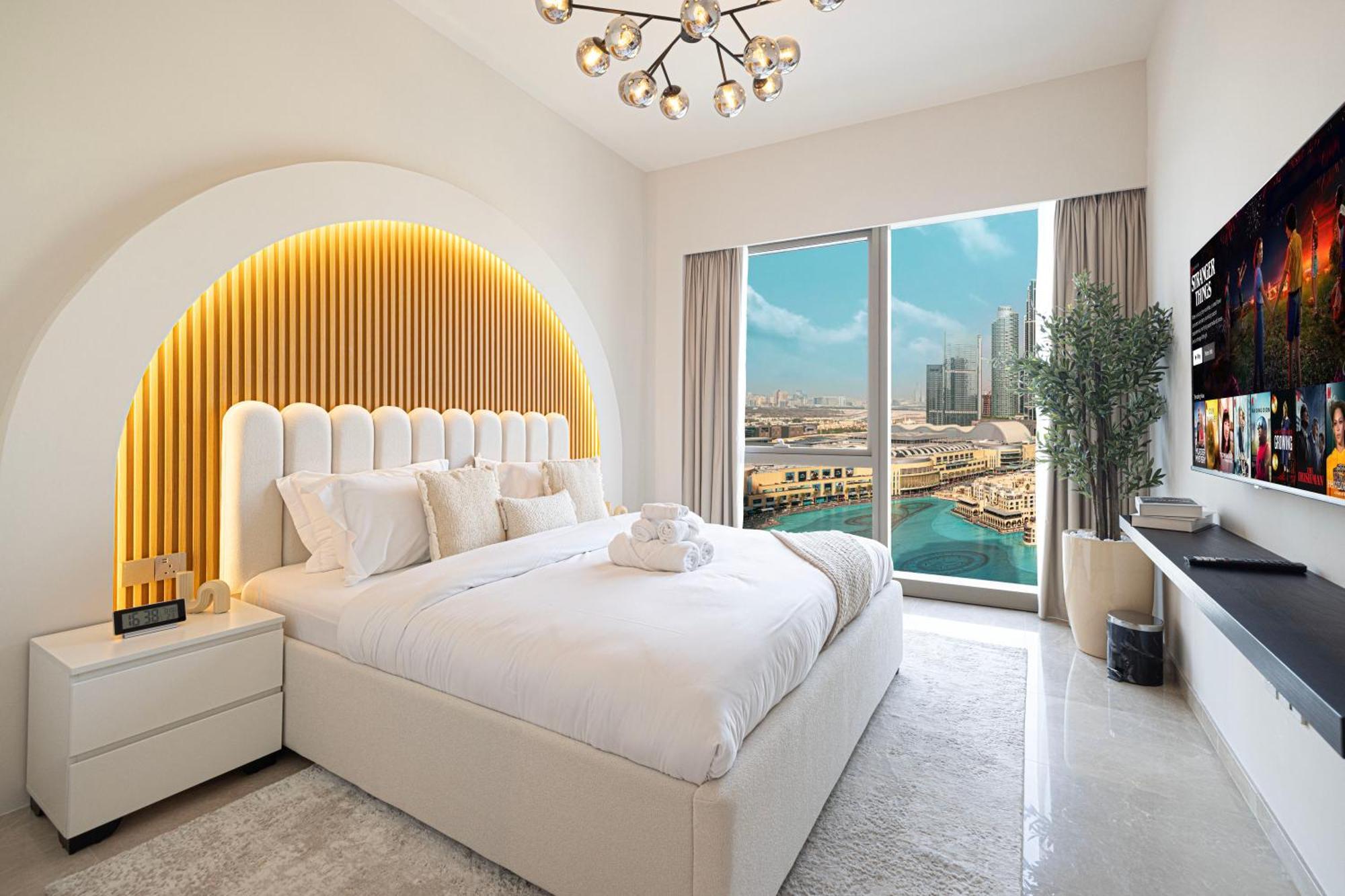 Apartment 2br Burj & Fountain View 5 Mins To Mall Dubai