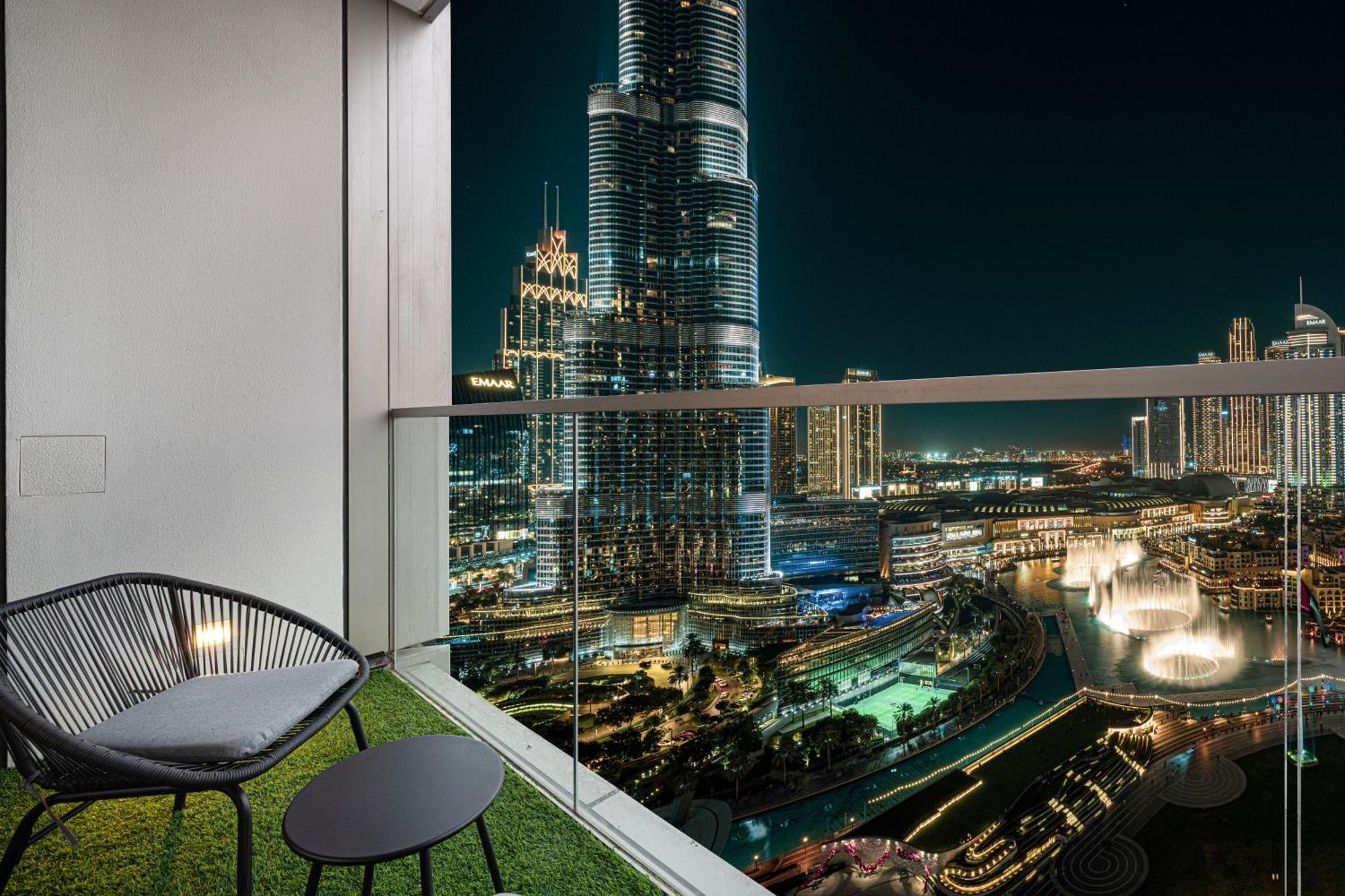 2br Burj & Fountain View 5 Mins To Mall * Dubai