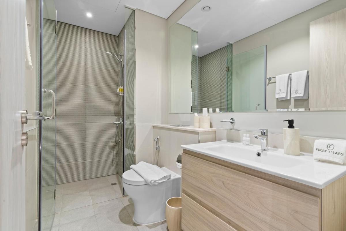 Apartment First Class 1br Contemporary Comfort Dubai