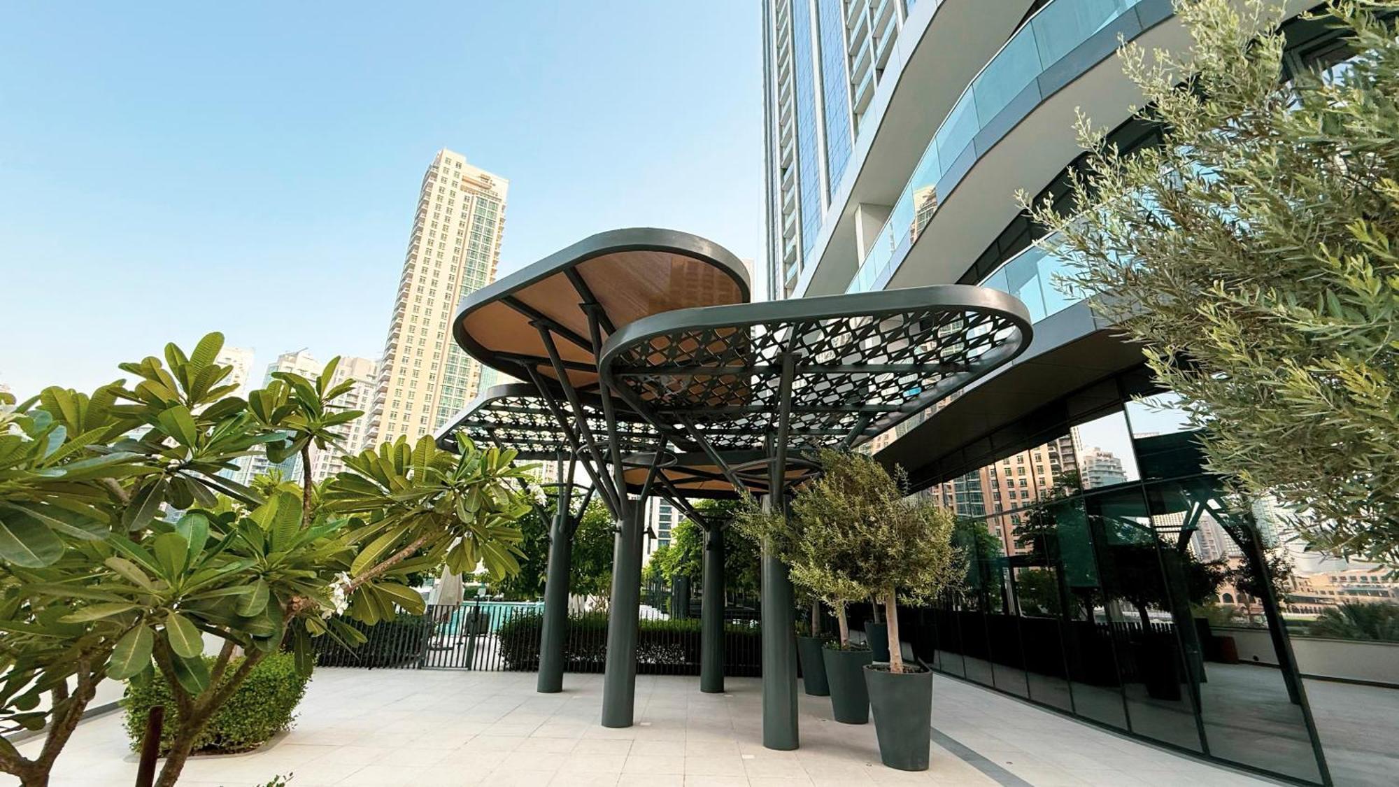Skyhigh Luxury 2br Burj View Walk Mall Apartment *