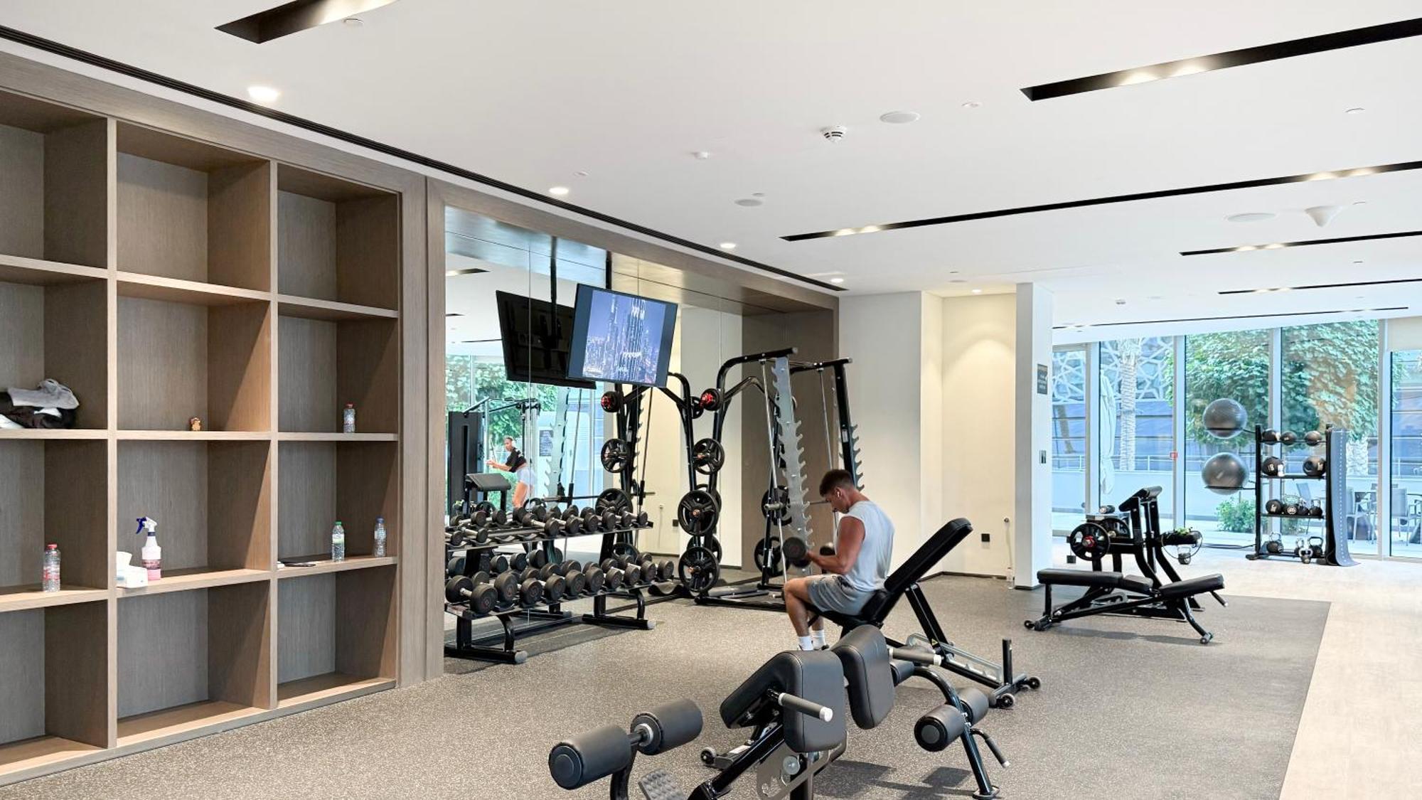 Skyhigh Luxury 2br Burj View Walk Mall Apartment