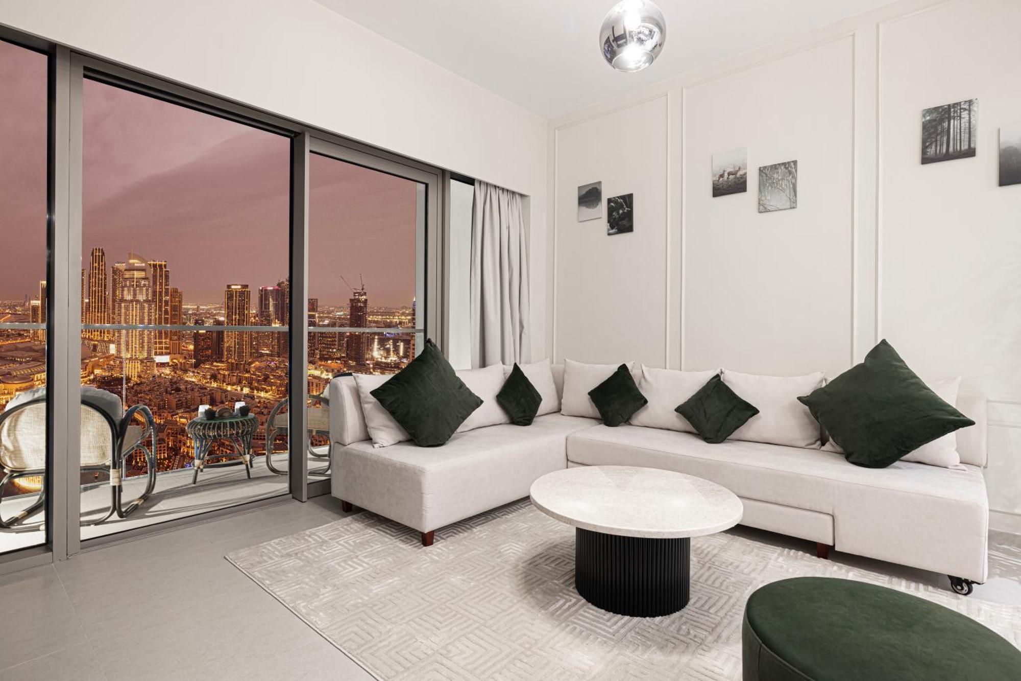 Skyhigh Luxury 2br Burj View Walk Mall Apartment *