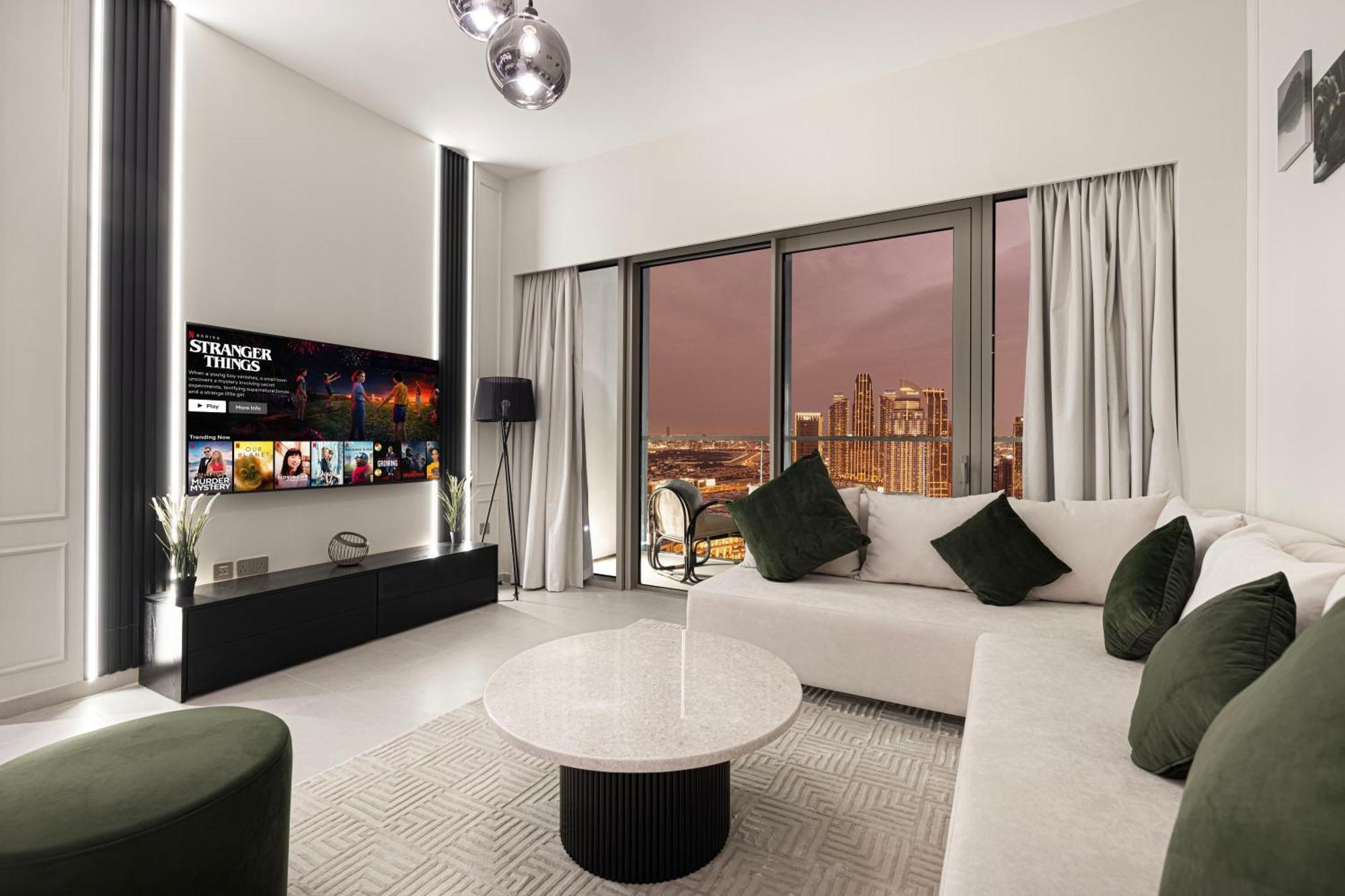 Apartment Skyhigh Luxury 2br Burj View Walk Mall