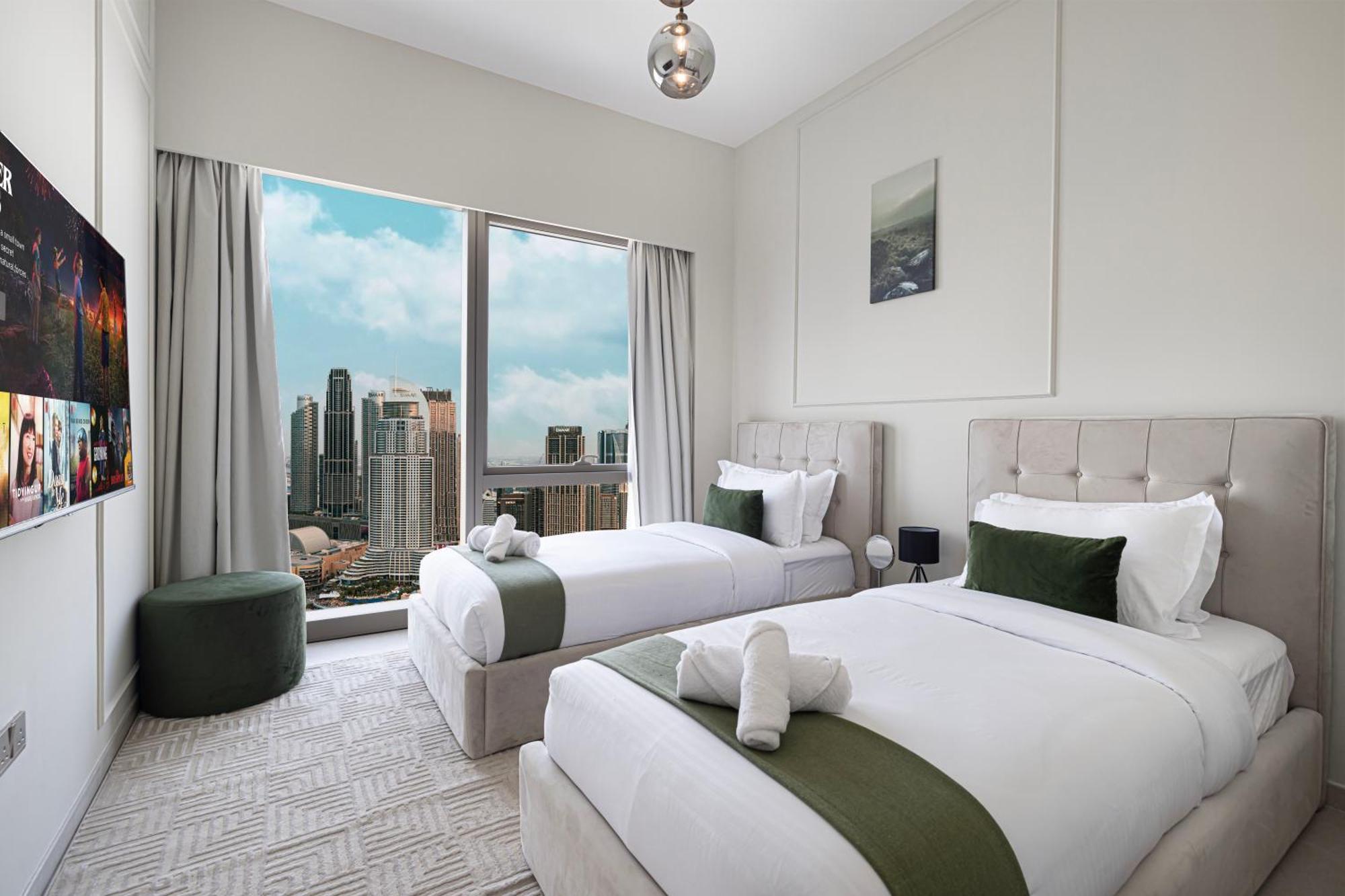 Skyhigh Luxury 2br Burj View Walk Mall Apartment Dubai