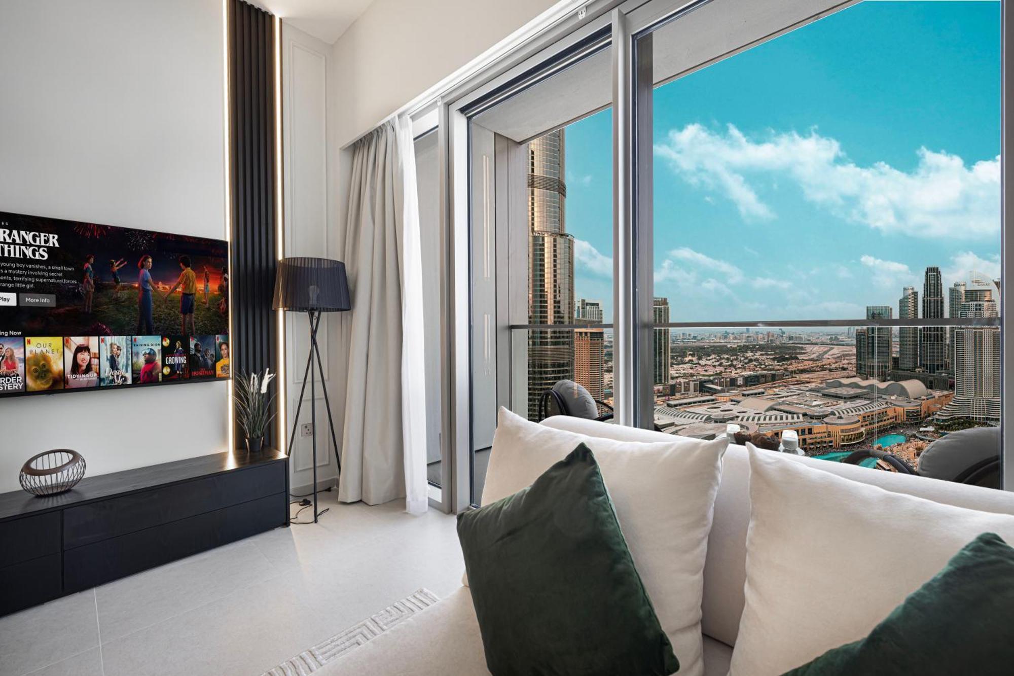 Skyhigh Luxury 2br Burj View Walk Mall Apartment *