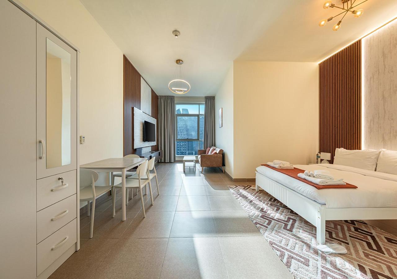 Luxurious With Burj Khalifa & Canal Views Apartment Dubai