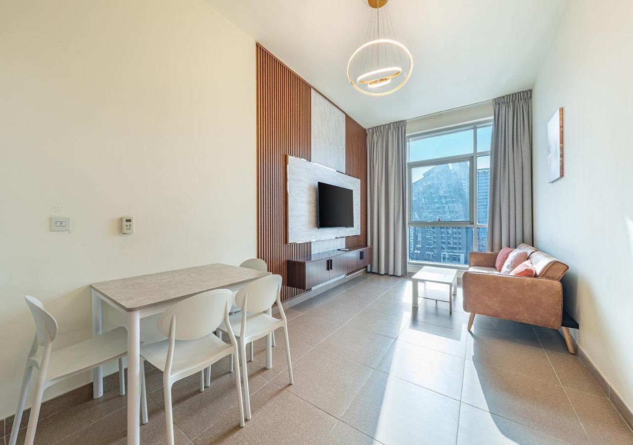 Luxurious With Burj Khalifa & Canal Views * Dubai