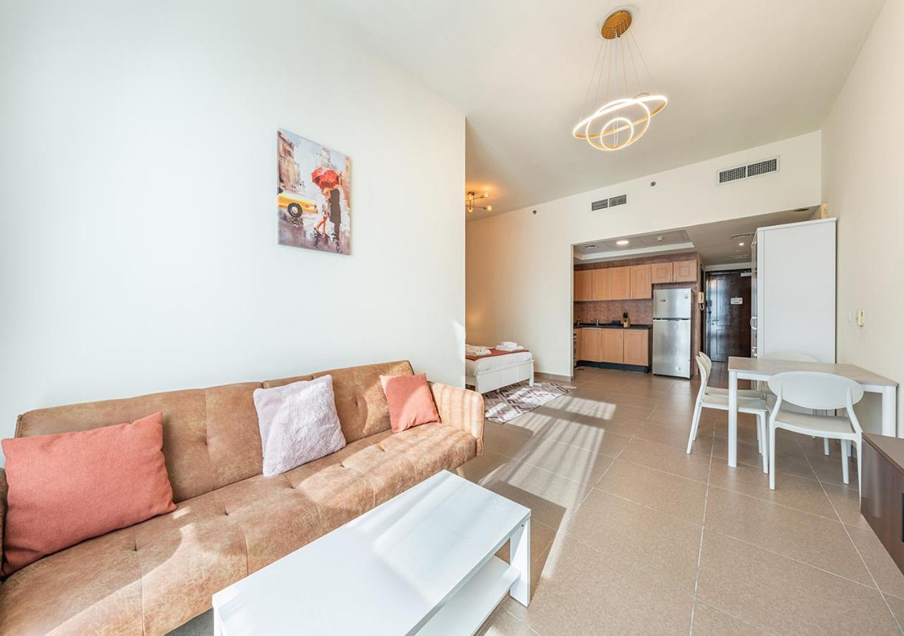 Luxurious With Burj Khalifa & Canal Views Apartment