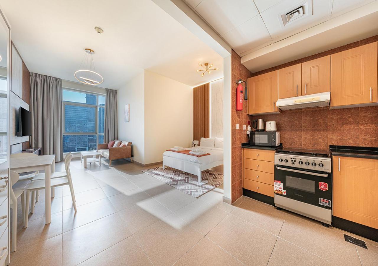 Luxurious With Burj Khalifa & Canal Views Dubai