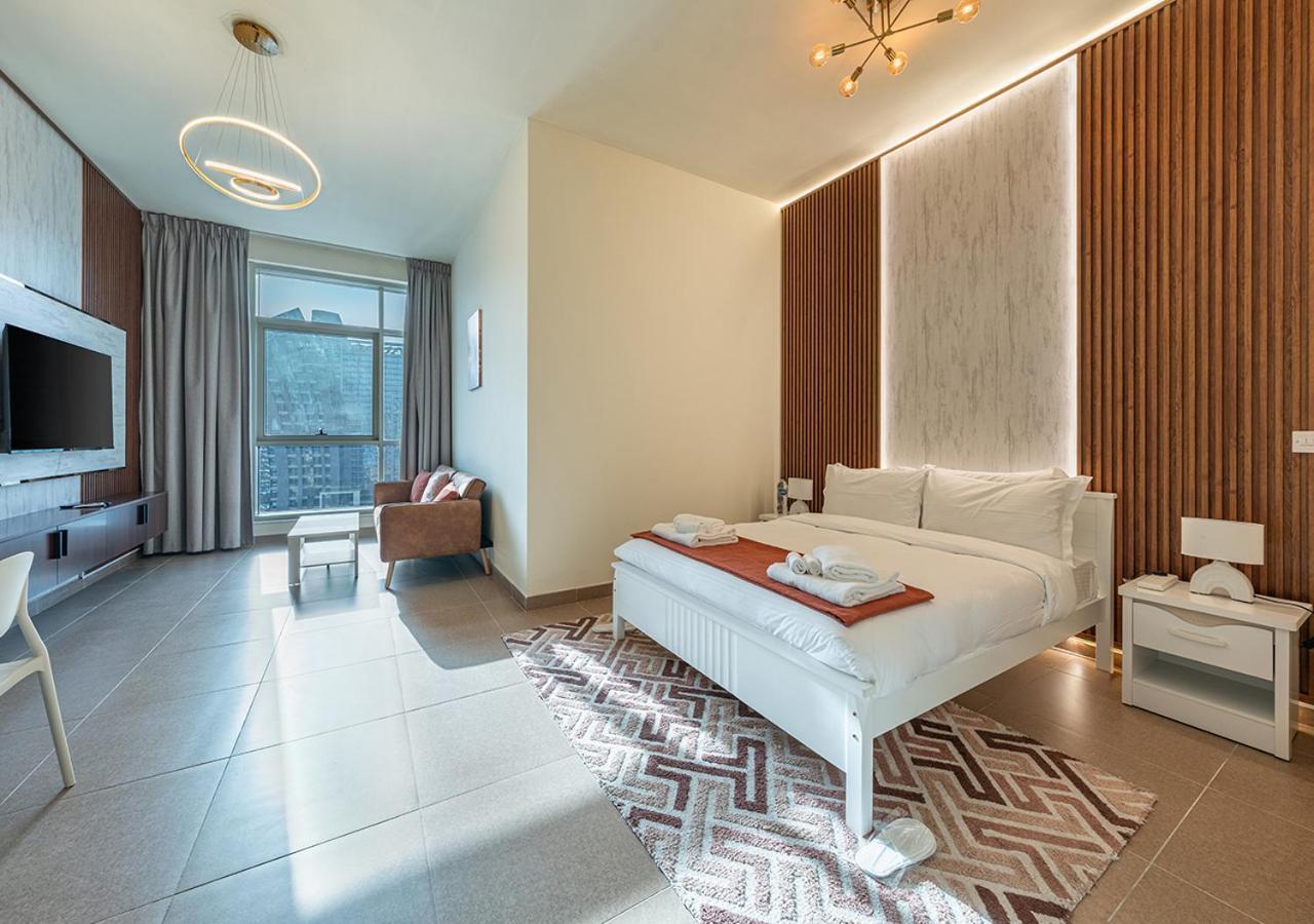Apartment Luxurious With Burj Khalifa & Canal Views