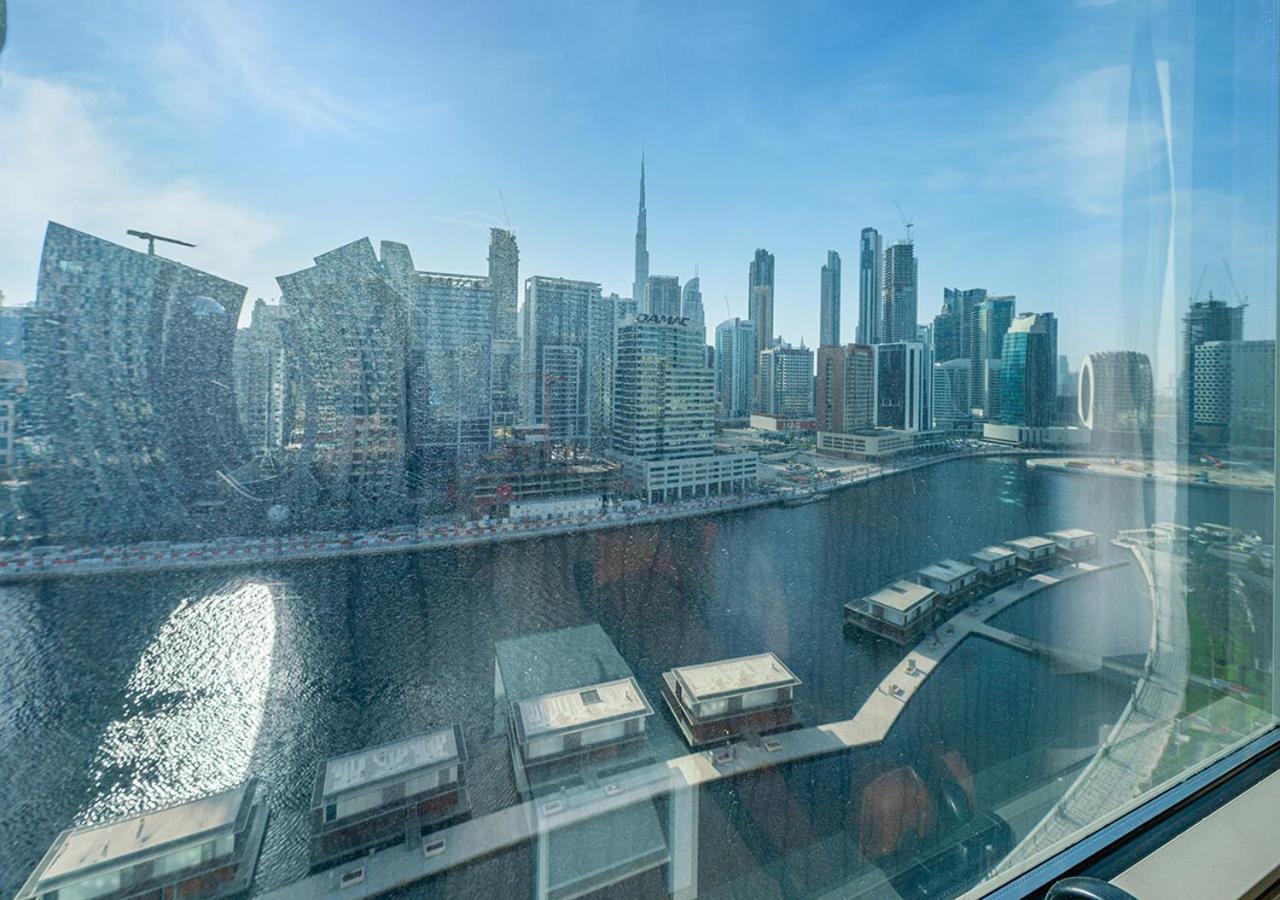 Apartment Luxurious With Burj Khalifa & Canal Views