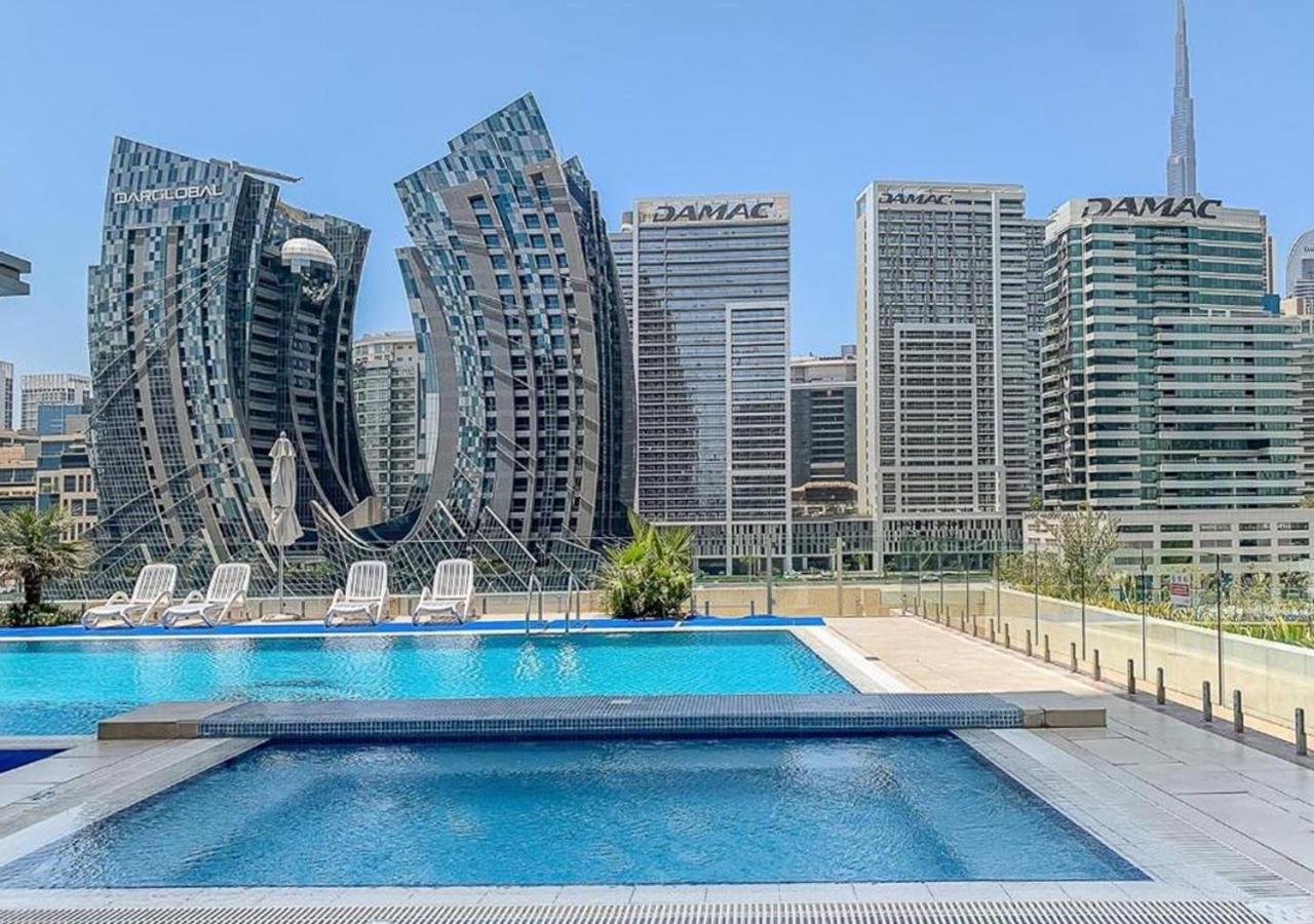 Luxurious With Burj Khalifa & Canal Views Dubai