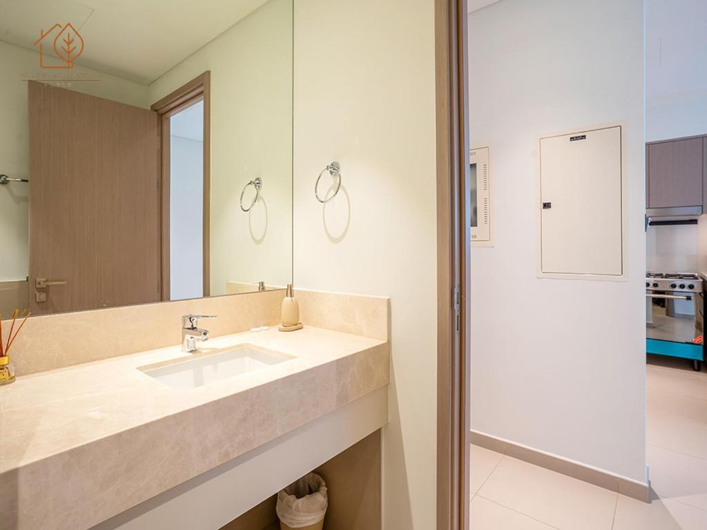 Burj Views Elegance From 3 Bedroom 214-a1-3 Apartment