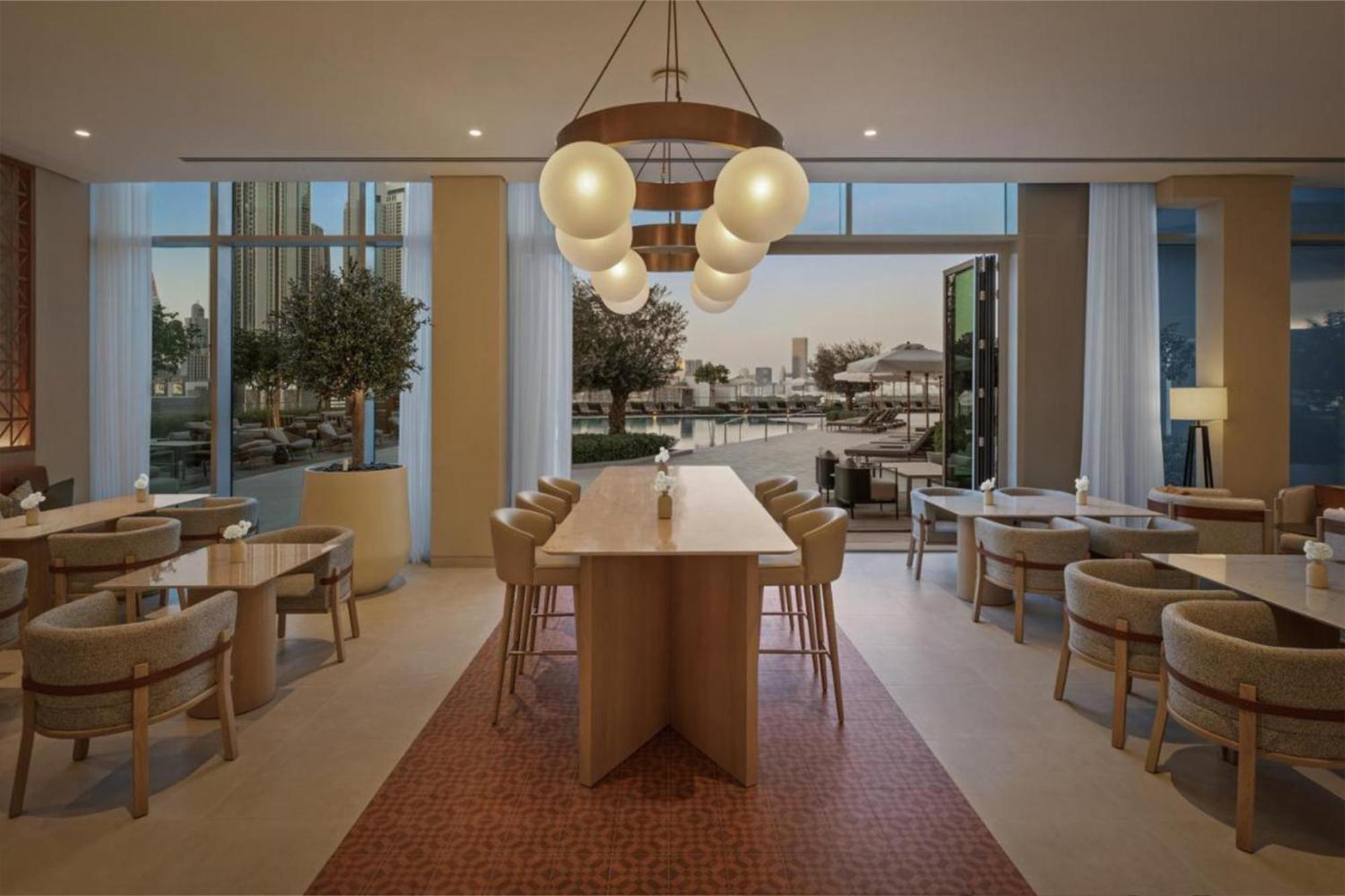 Apartment Luxurious 1br Pool With Burj Khalifa View Mall