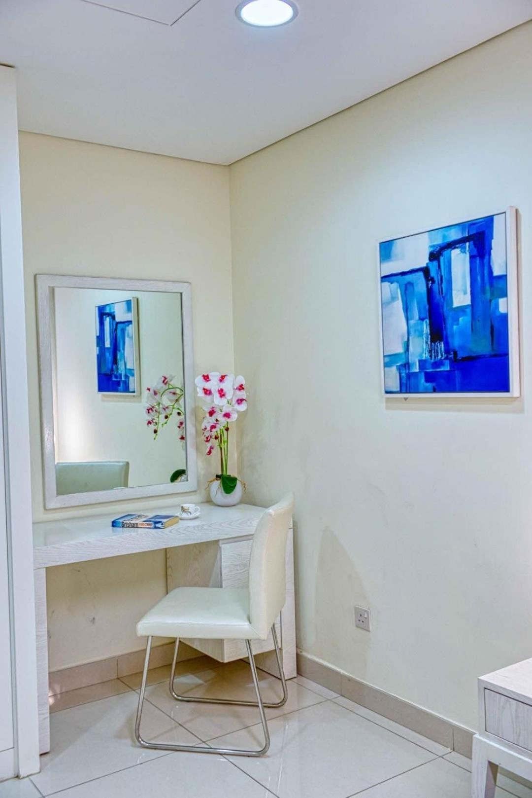 Apartment Luxurious 2bdr In Downtown-2mins From Mall Dubai