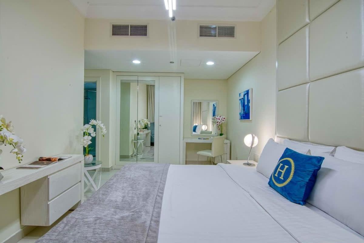Luxurious 2bdr In Downtown-2mins From Mall *