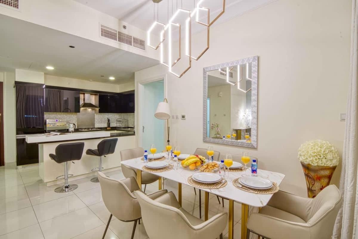 Luxurious 2bdr In Downtown-2mins From Mall * Dubai