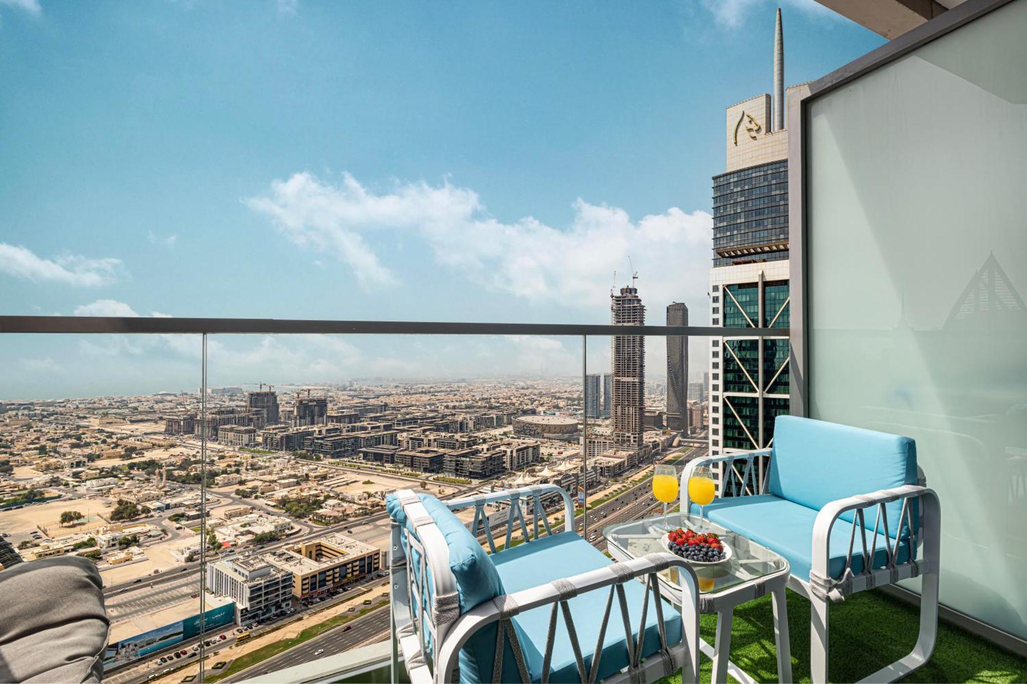 Scenic Infinity Pool With Burj Khalifa Views Dubai