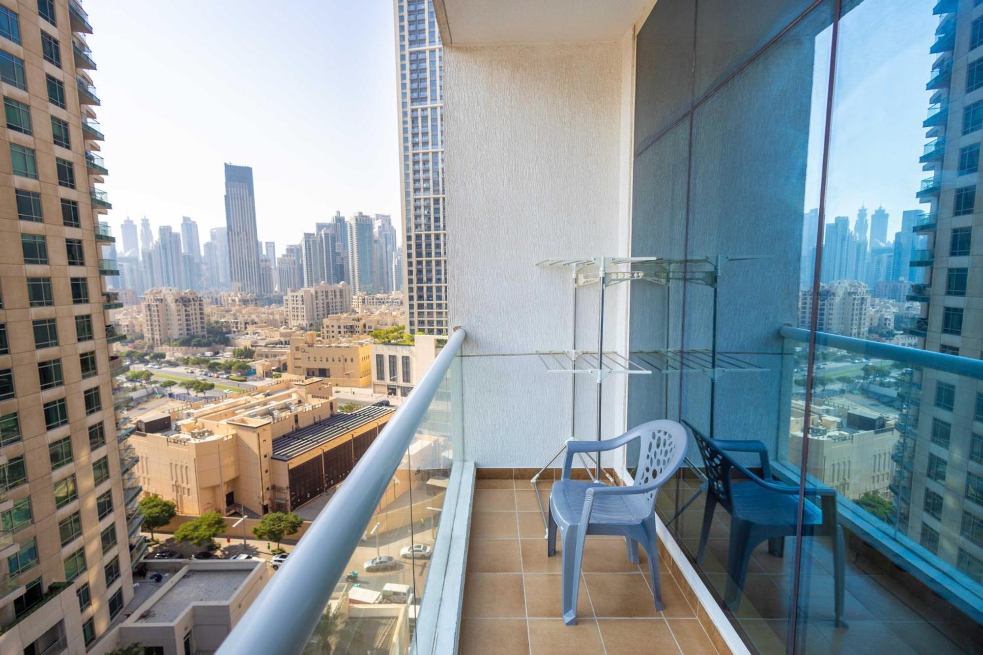 Apartment Downtown Burj Al Nujoom Mall & Burj Khalifa