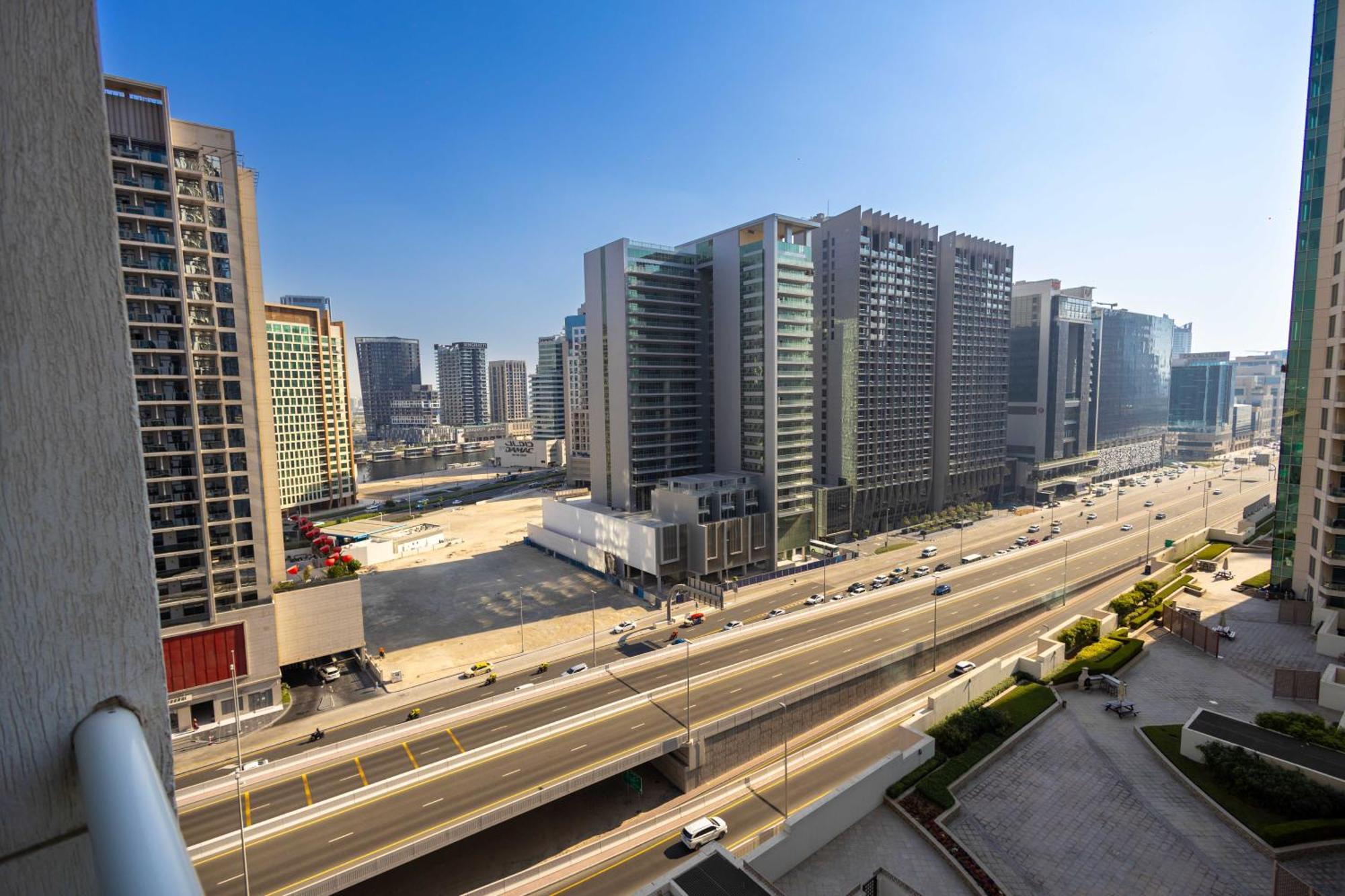 Downtown Burj Al Nujoom Mall & Burj Khalifa Apartment