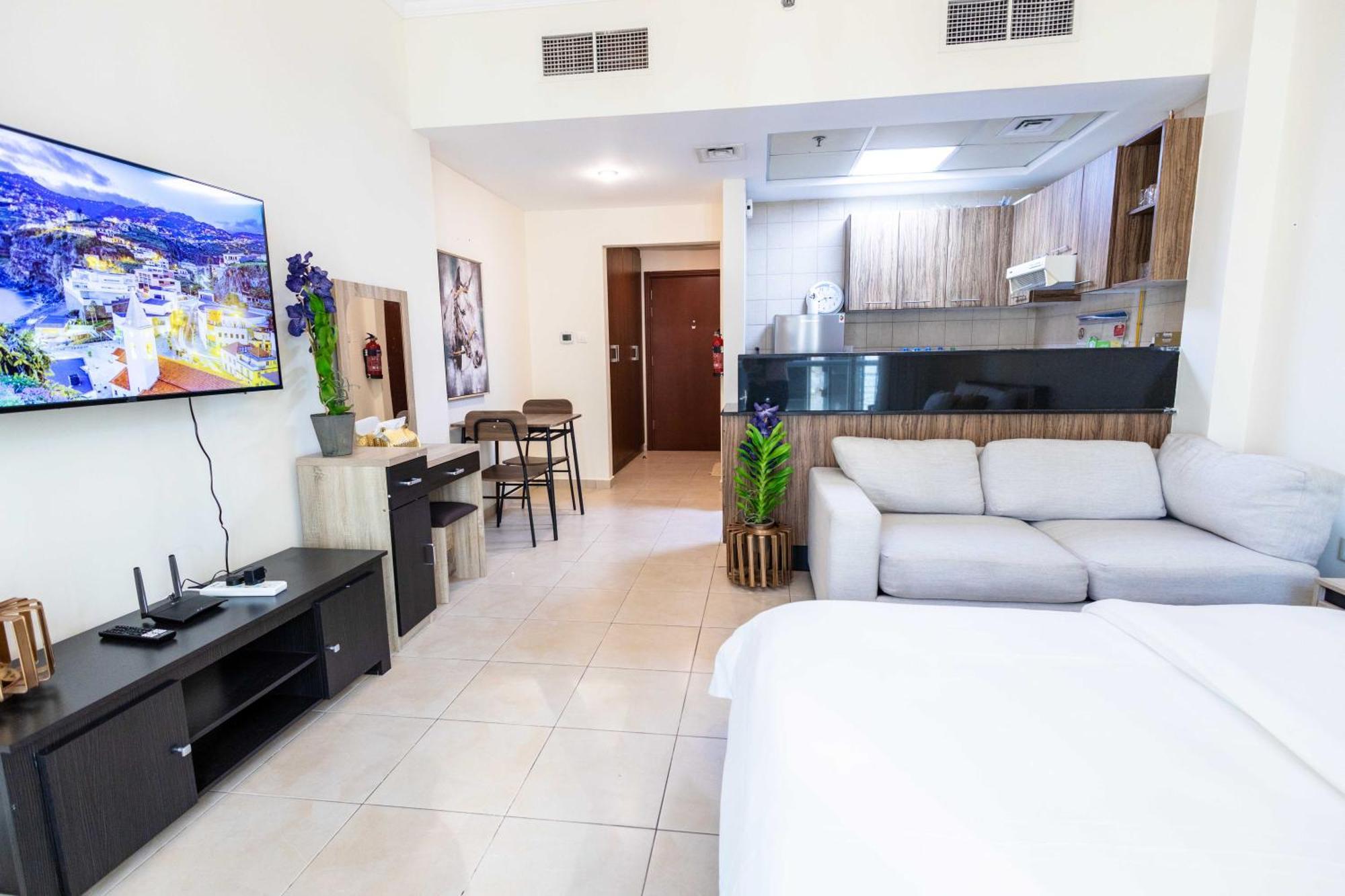 Apartment Downtown Burj Al Nujoom Mall & Burj Khalifa