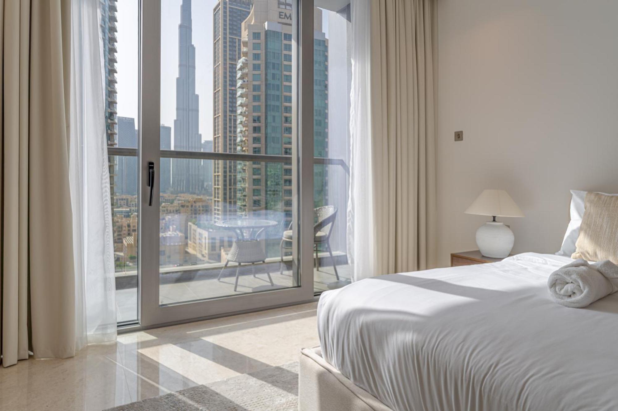 Luxury Burj & Fountain View Retreat Apartment
