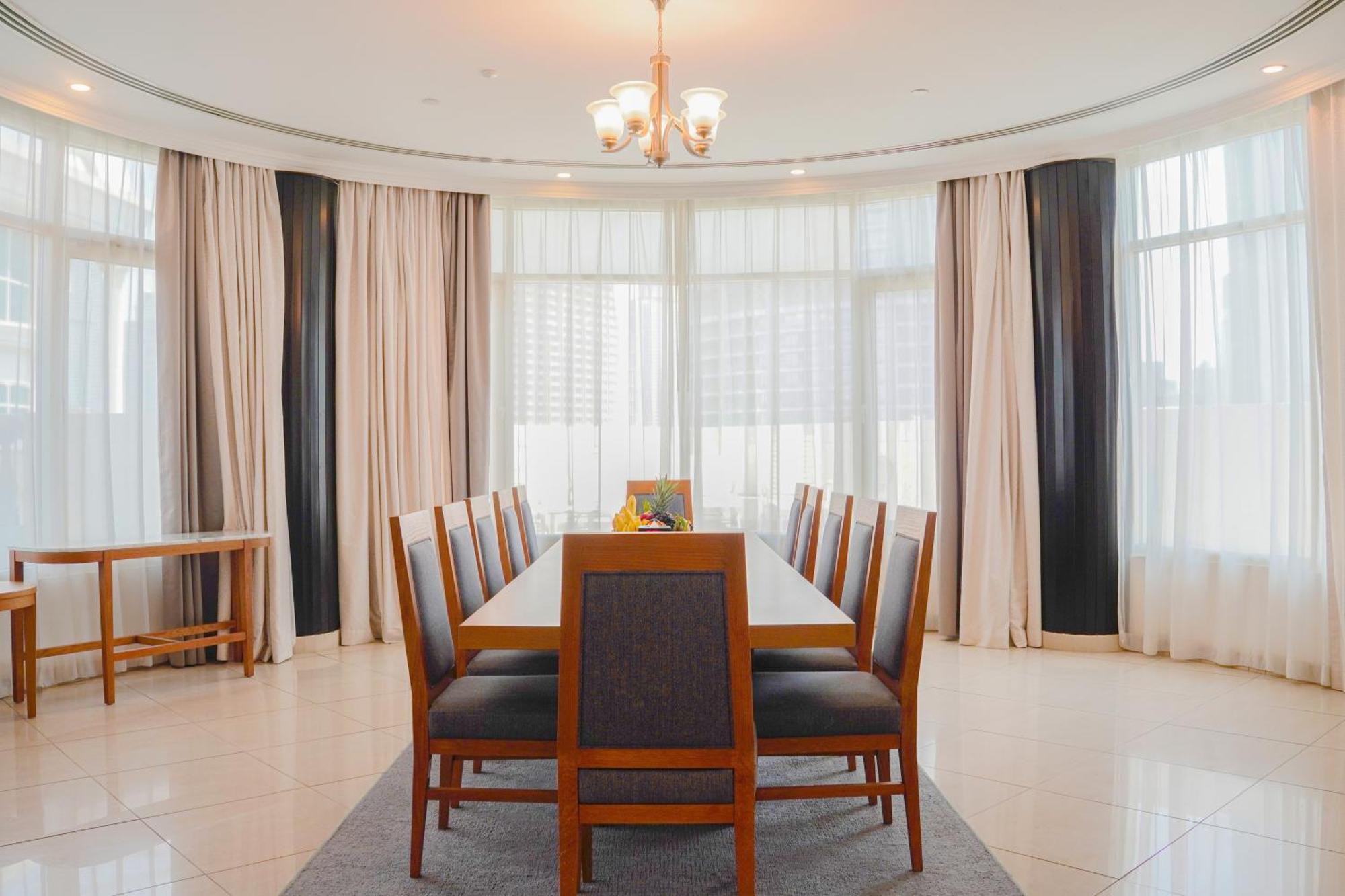 Roda Al Murooj Residences Apartment *