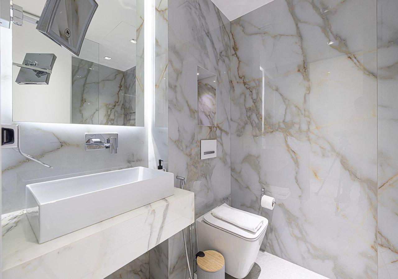 Palm Jumeirah Paradise- Luxury,unveiled Apartment