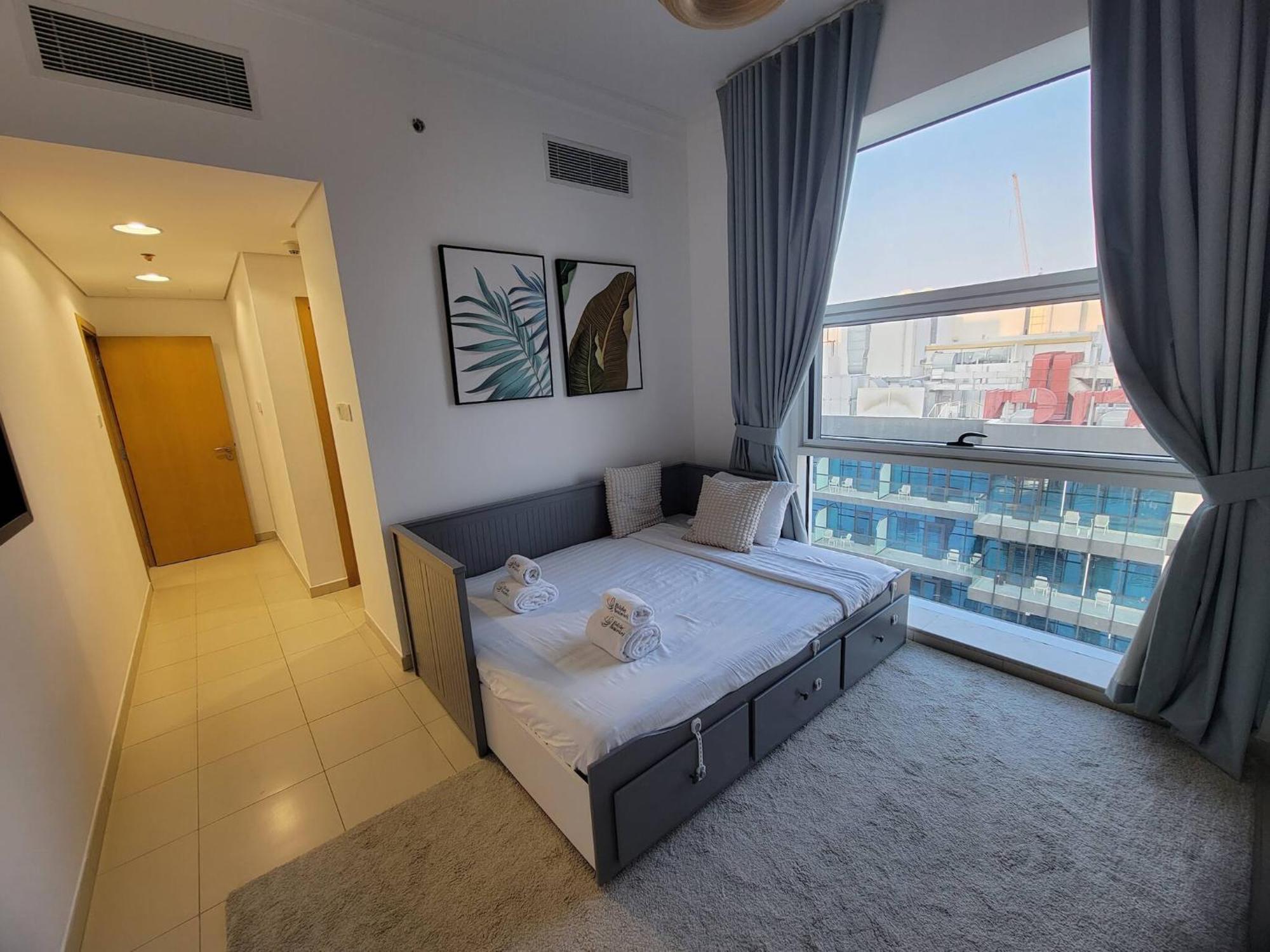 Apartment Spacious 2br Canal Vibes Business Bay