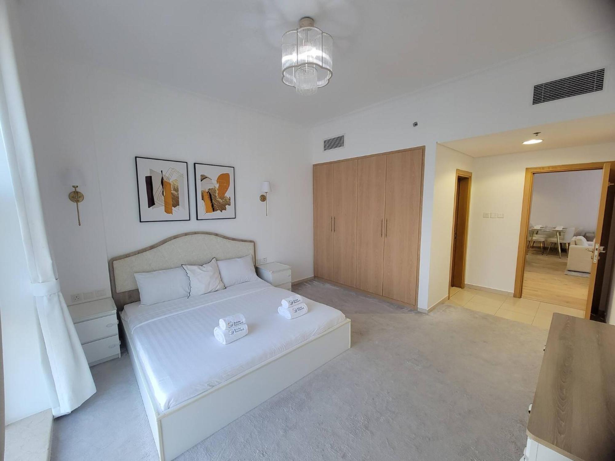 Spacious 2br Canal Vibes Business Bay Apartment Dubai