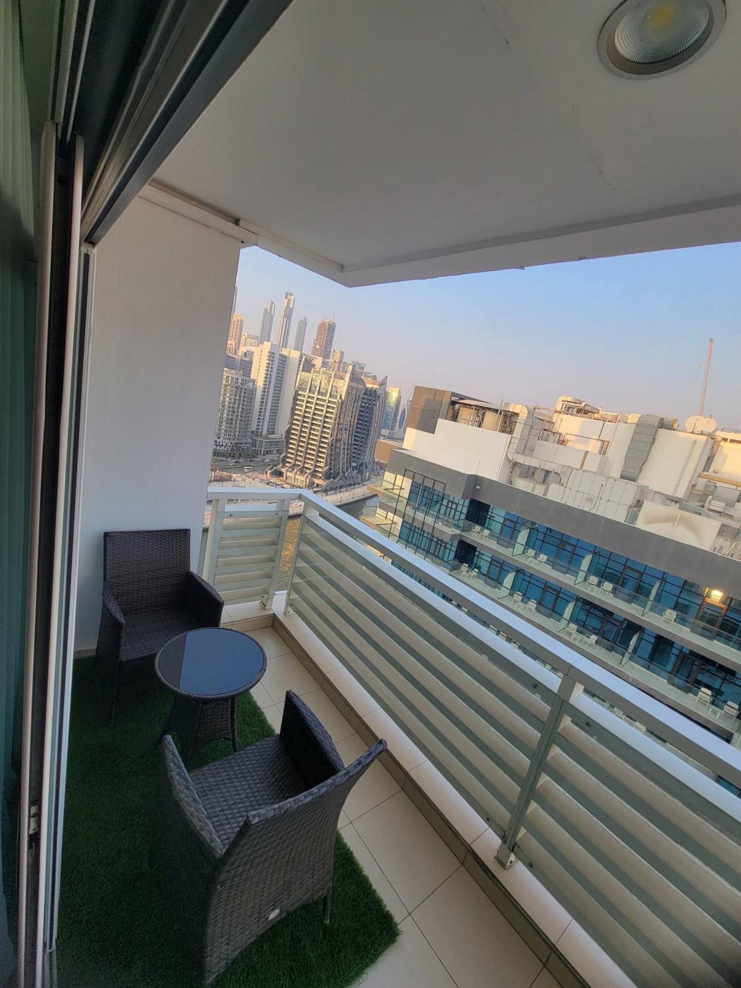 Apartment Spacious 2br Canal Vibes Business Bay *