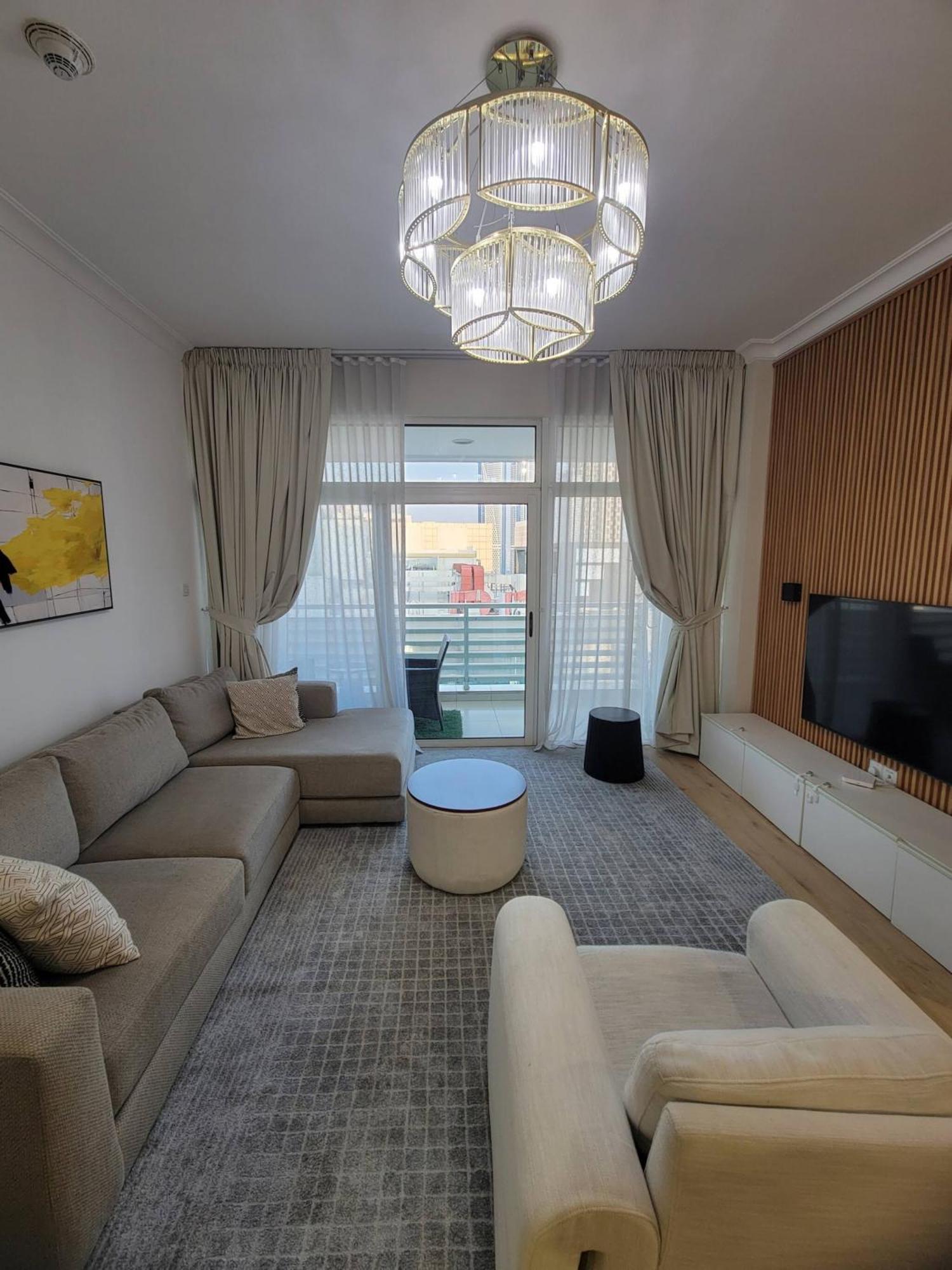 Apartment Spacious 2br Canal Vibes Business Bay
