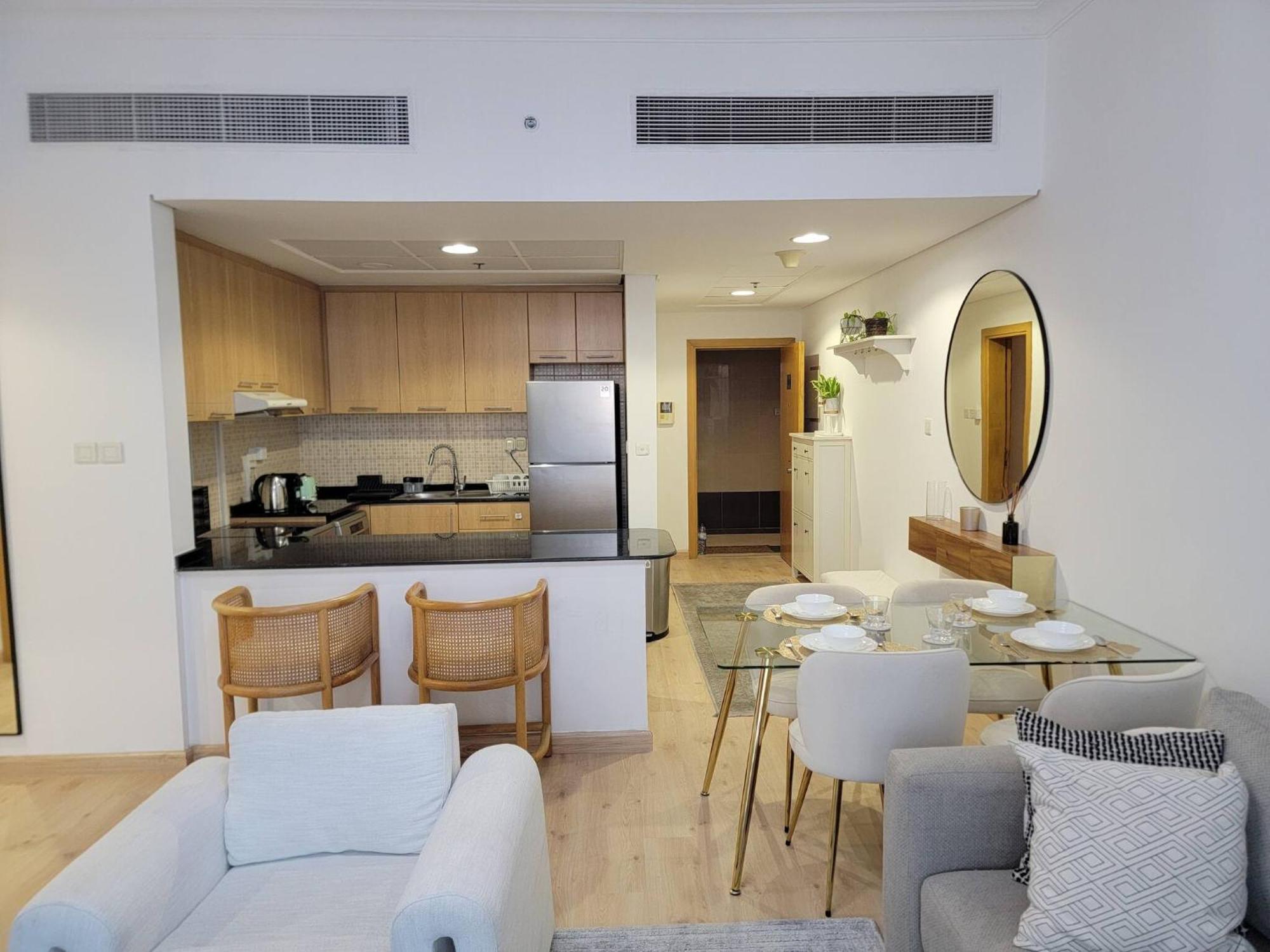 Spacious 2br Canal Vibes Business Bay Apartment *