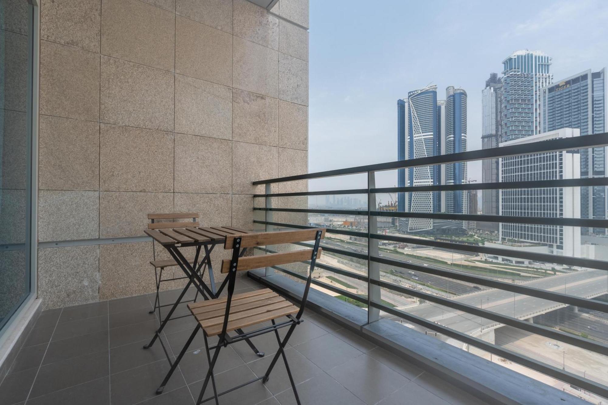 White Sage Newly Renovated 1br Business Bay Hamilton Residency Apartment
