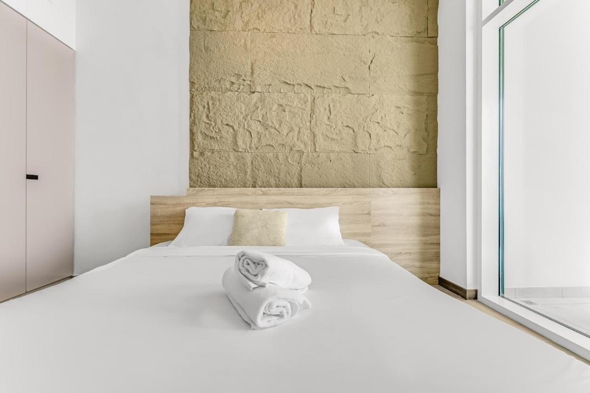Elegant 1b Missoni-near Burj & Mall Apartment *