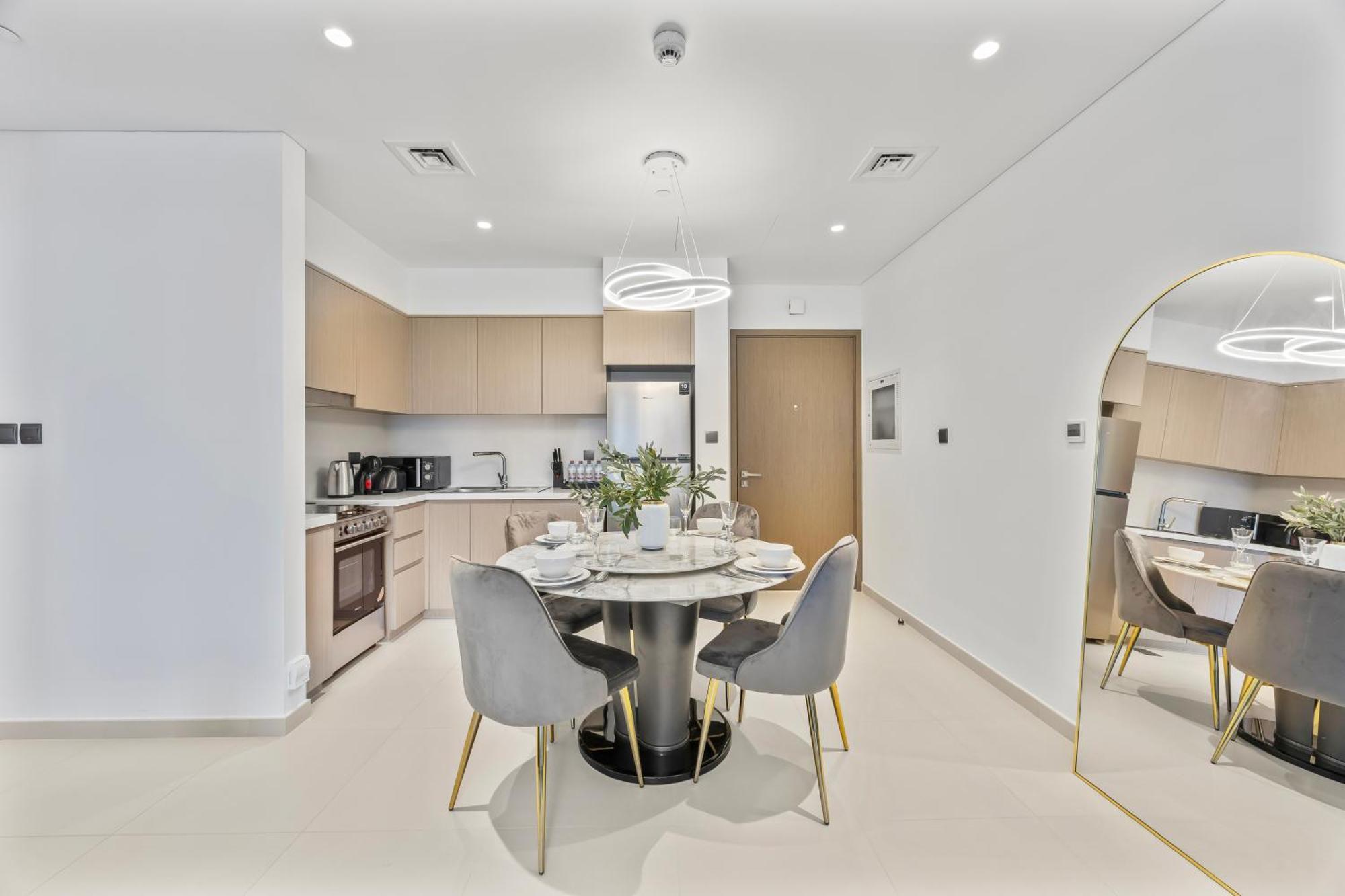 Act Tower-1br Near Burj Khalifa Apartment *