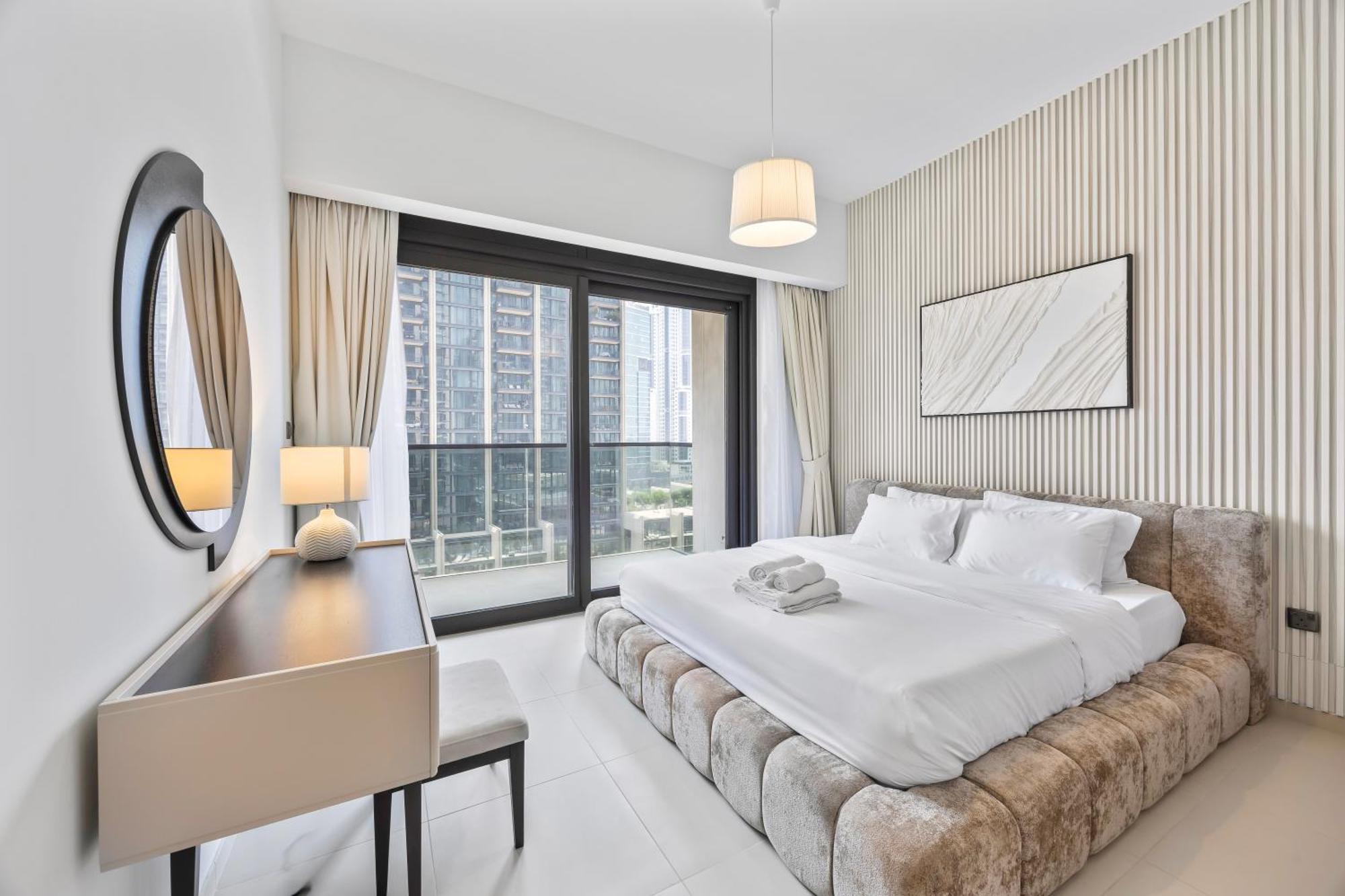 Act Tower-1br Near Burj Khalifa *