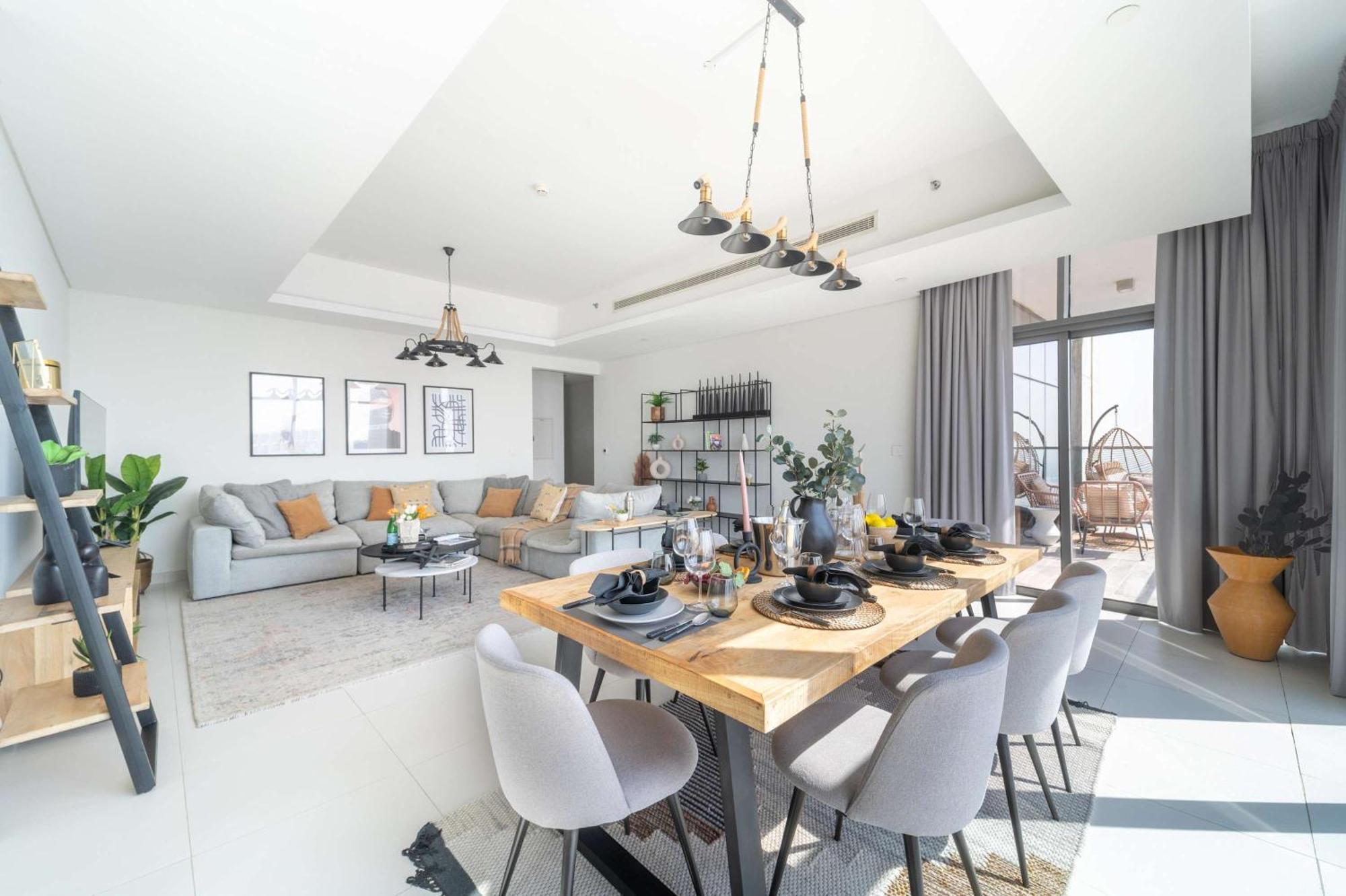 Luxurious 1br With Spacious Balcony In Downtown Apartment *