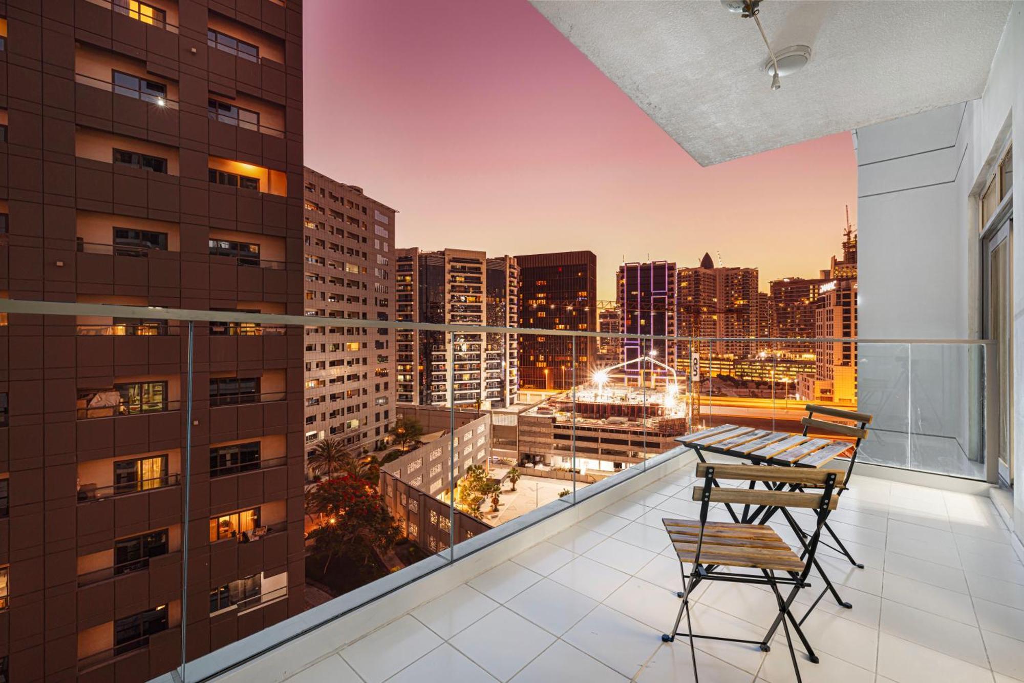 Modern 1br In Avanti With Pool & Gym *