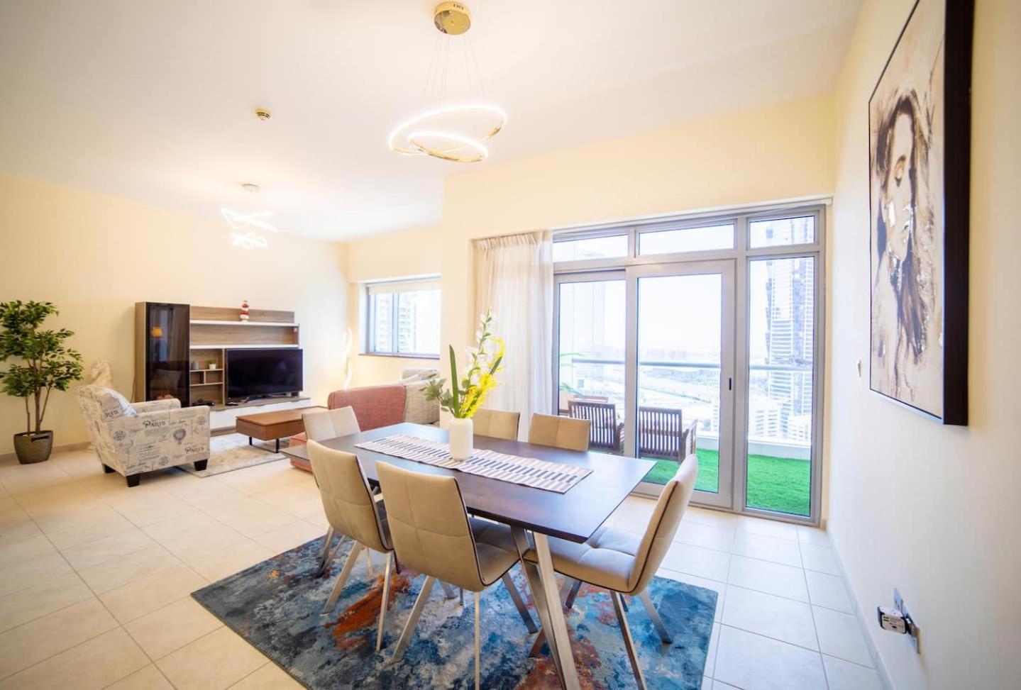 Scenic 2 Bedroom - Downtown Business Bay Dubai