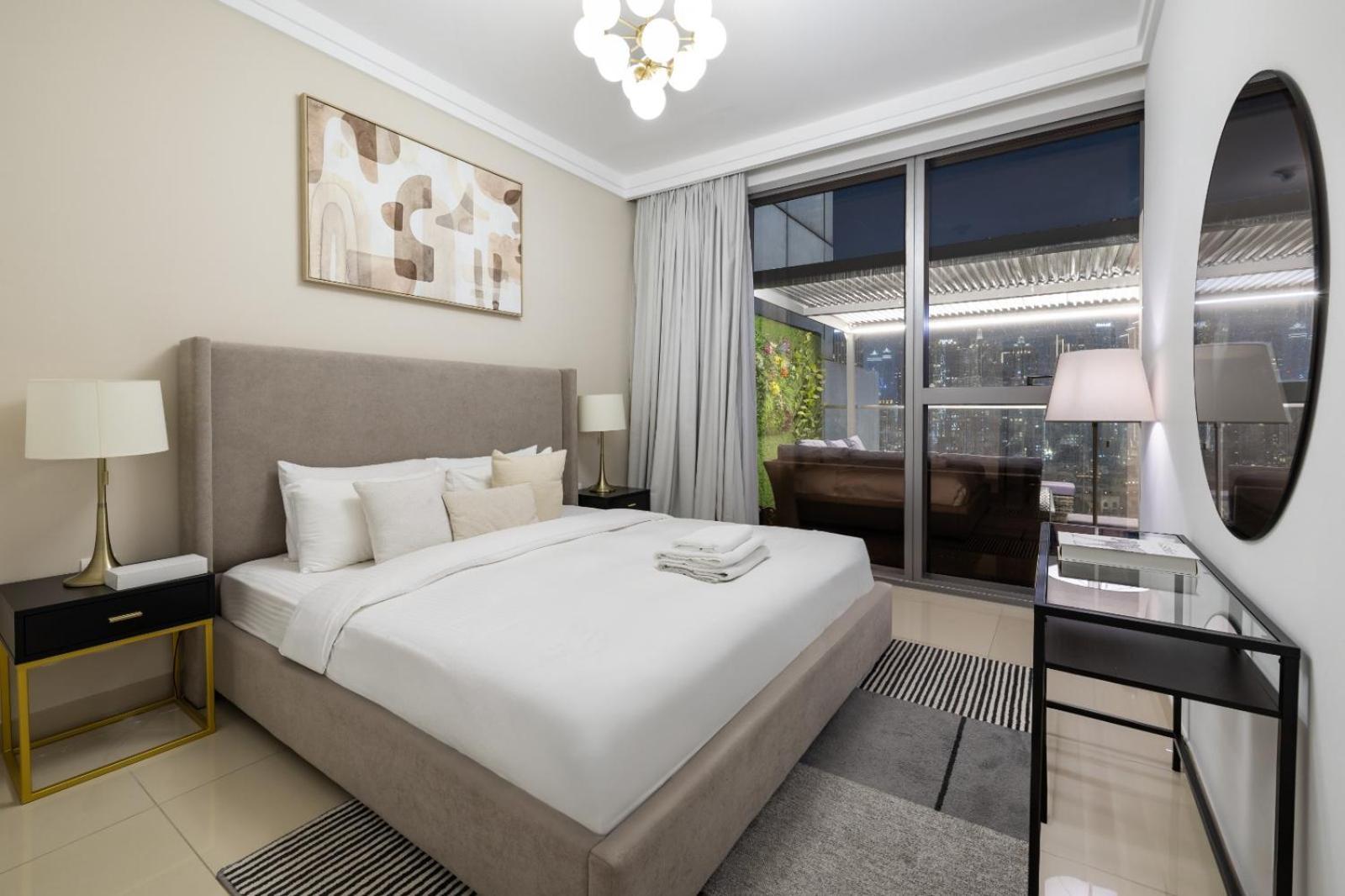2br Blvd Point With Direct Access To Mall *