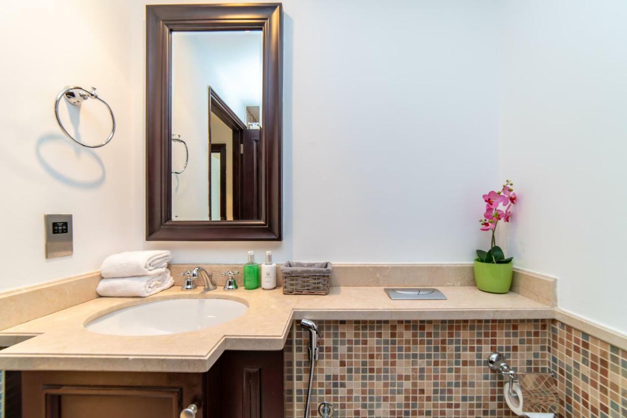 Bnbmehomes Elegant Escape Downtown Opp To Burj - 504 Apartment Dubai