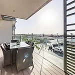 Huge 3 Beds Perfect For Families City Walk B9