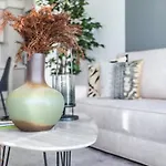 The Smart Concierge - Sunrise Bay Beachfront