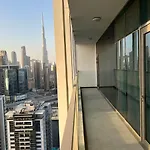 Beautiful 2 Bedroom High Floor Bays