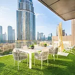 Luxury Level 12 On Boulevard Point