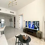 Trophy - Hilltop Hideaway Suite