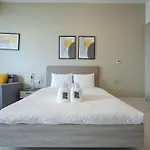 Mira Holiday Homes - Fully Furnished Studio In Business Bay